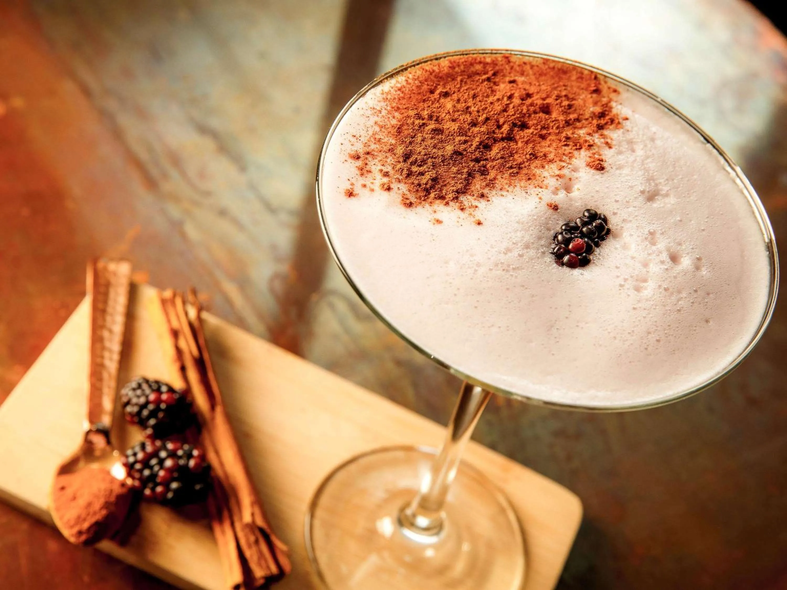 Lounge or bar in ibis Manchester Centre 96 Portland Street