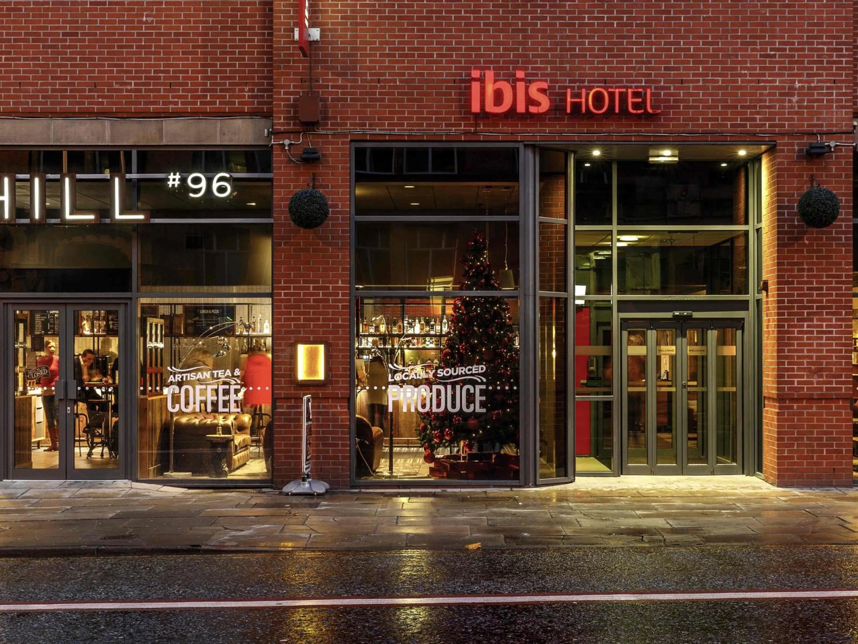 Property building in ibis Manchester Centre 96 Portland Street