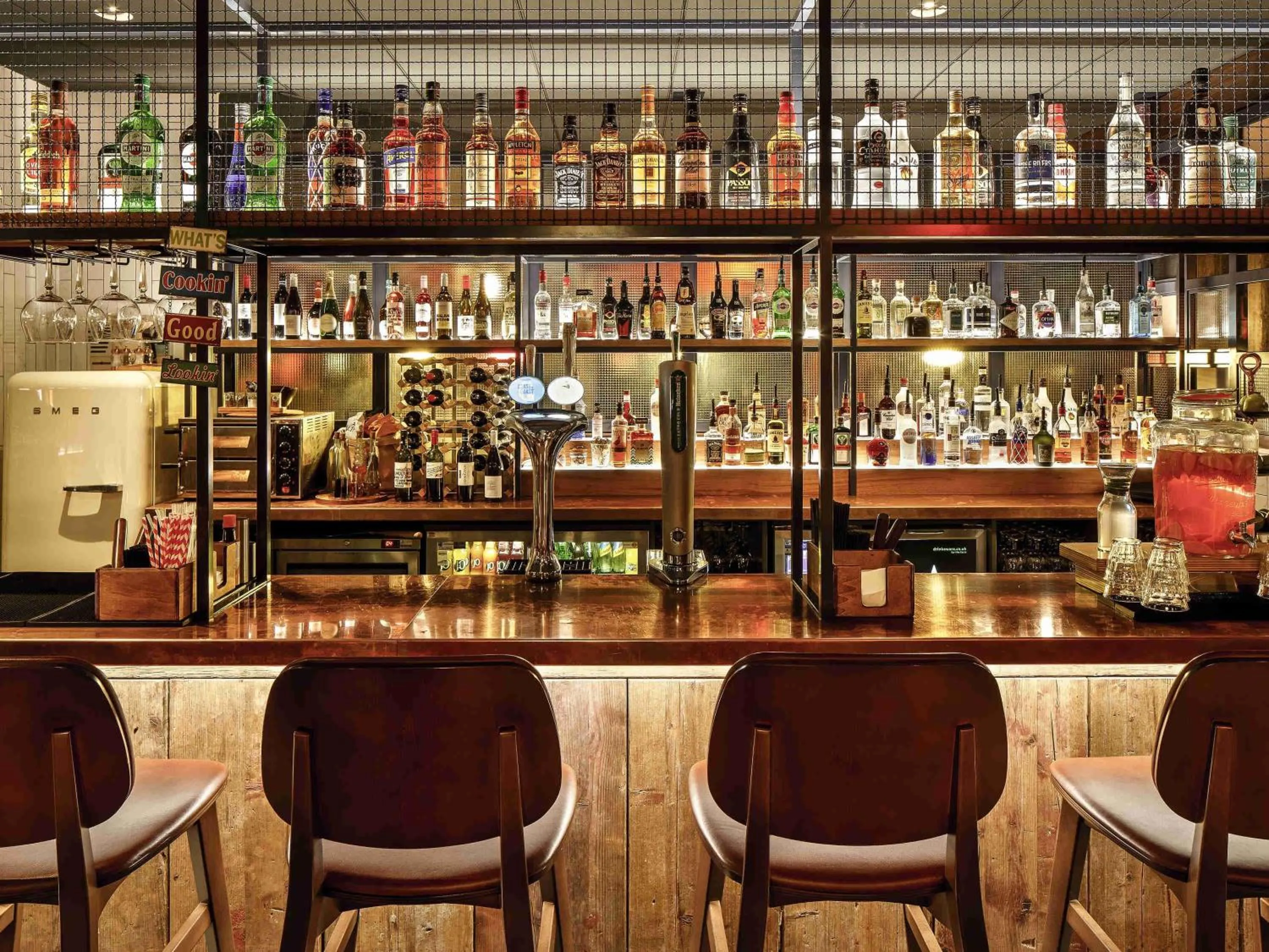 Lounge or bar in ibis Manchester Centre 96 Portland Street