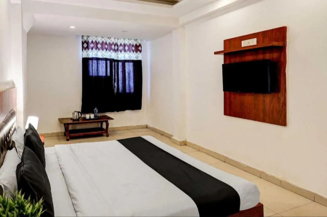 Bedroom in Hotel O Anshu B&B