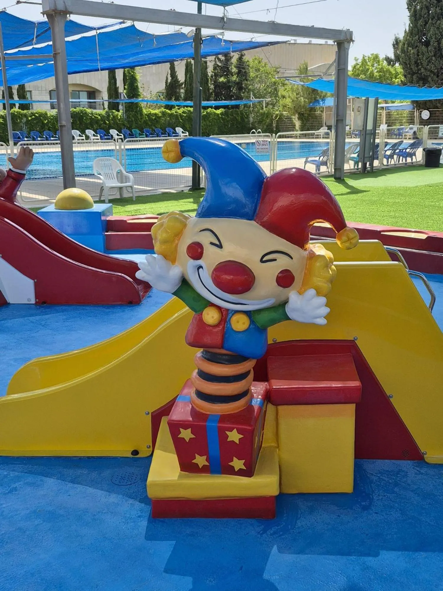 Swimming pool in Shoresh Green Hills