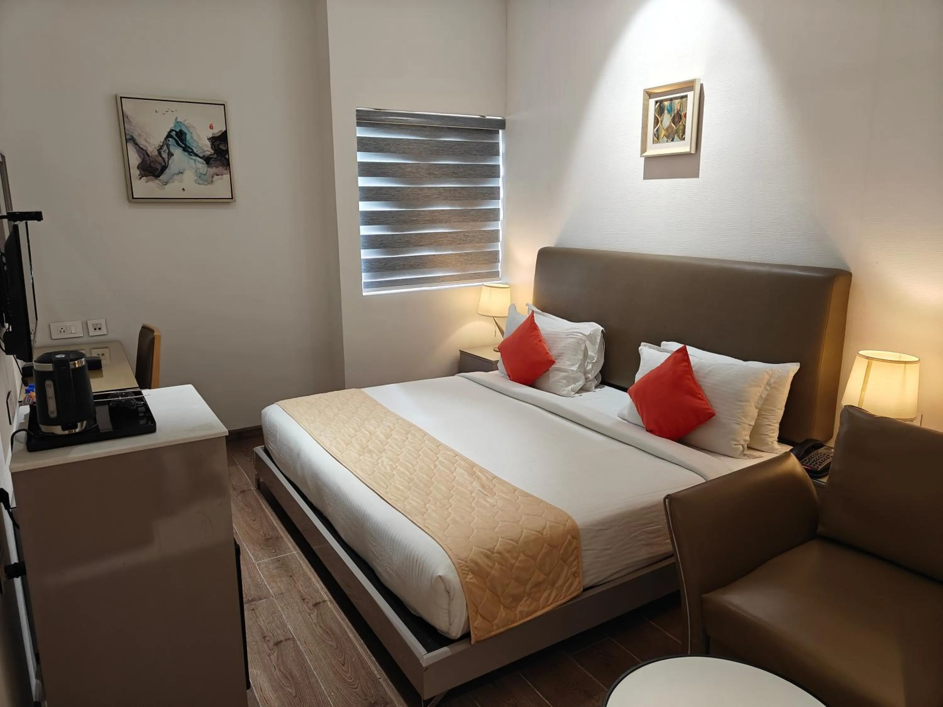 Bed in The Mayberry -A Bergamont Group of Hotels