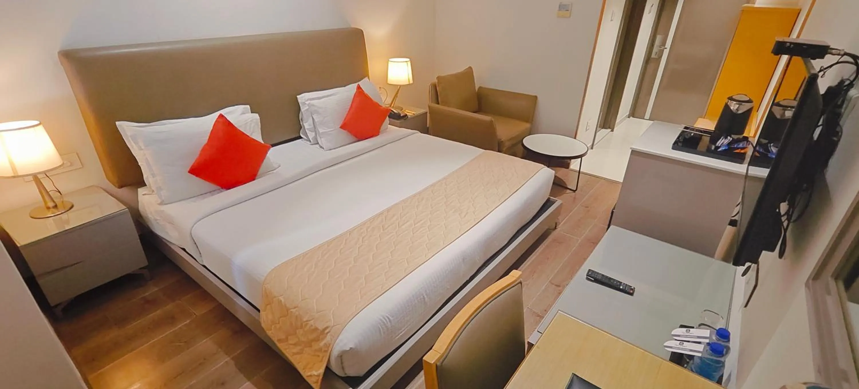 Bed in The Mayberry -A Bergamont Group of Hotels