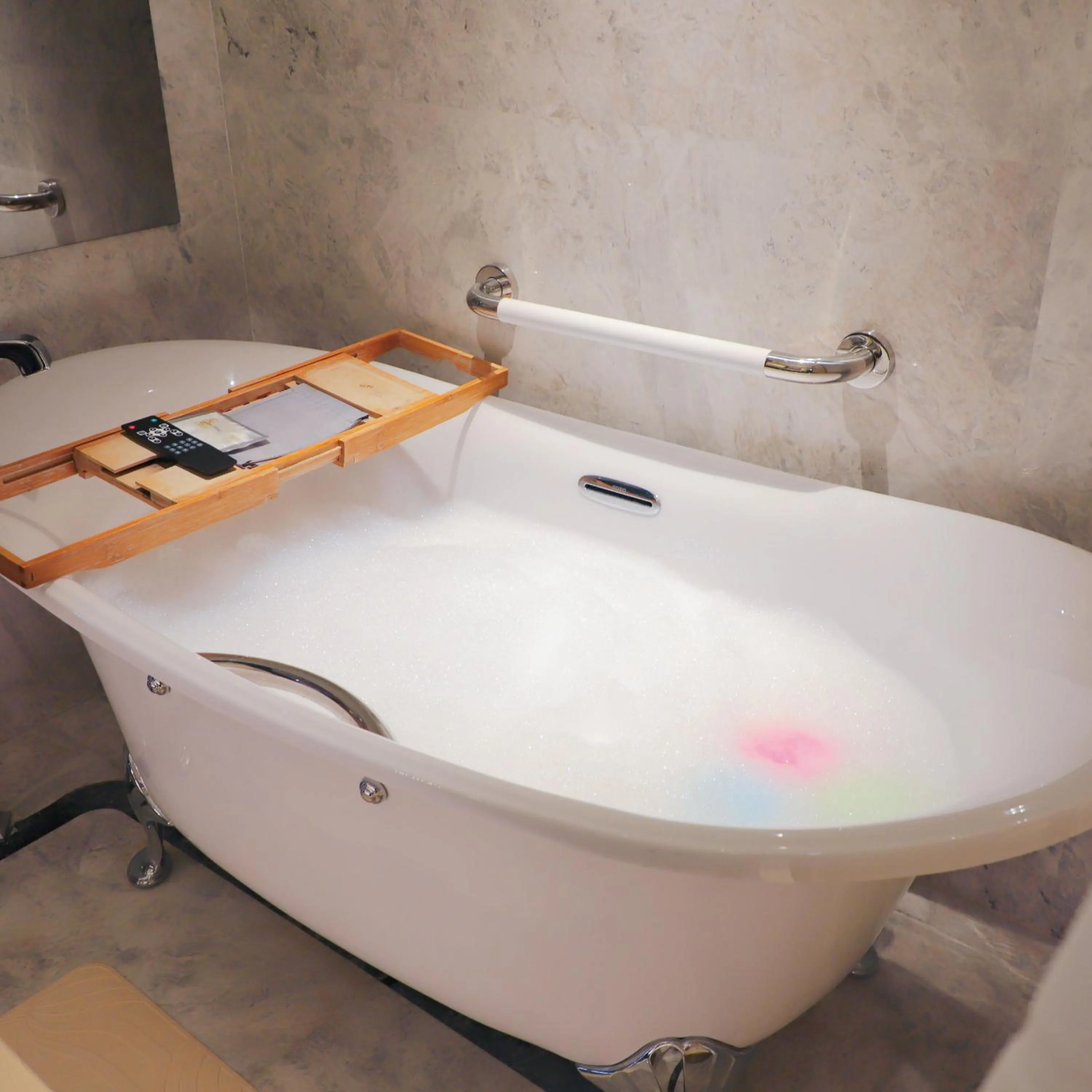 Hot Tub in The Yun Hotel Foshan Nanhai