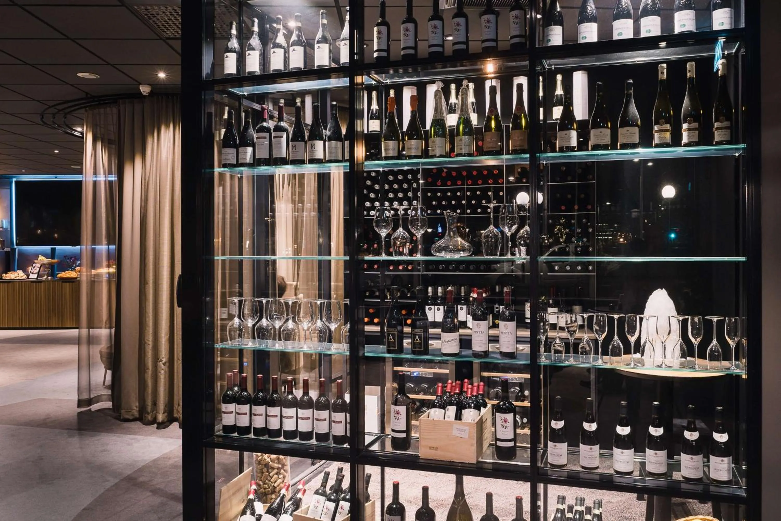 Lounge or bar in Scandic Opalen