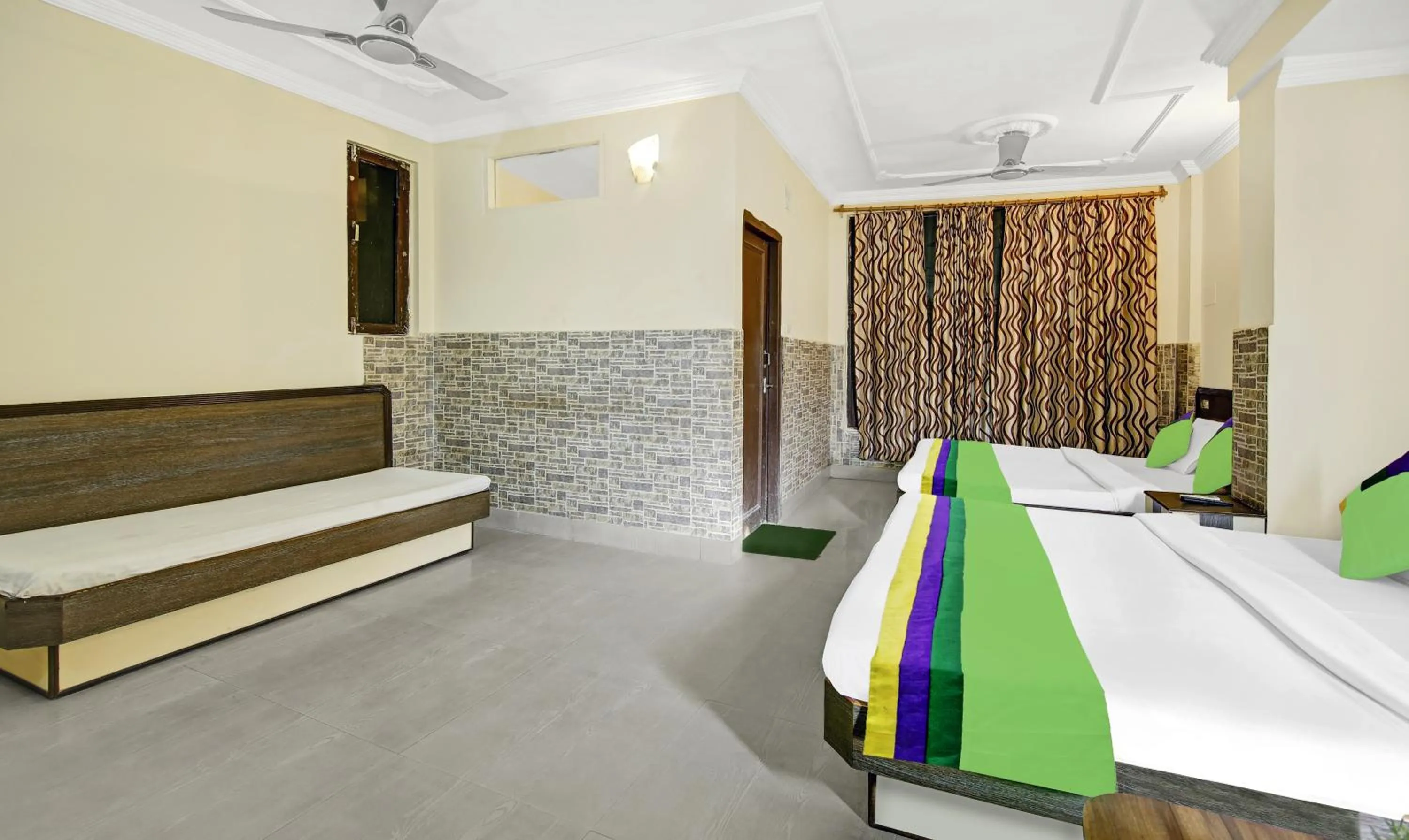 Bedroom in Itsy Hotels Amrita Raghunath Bazaar Jammu