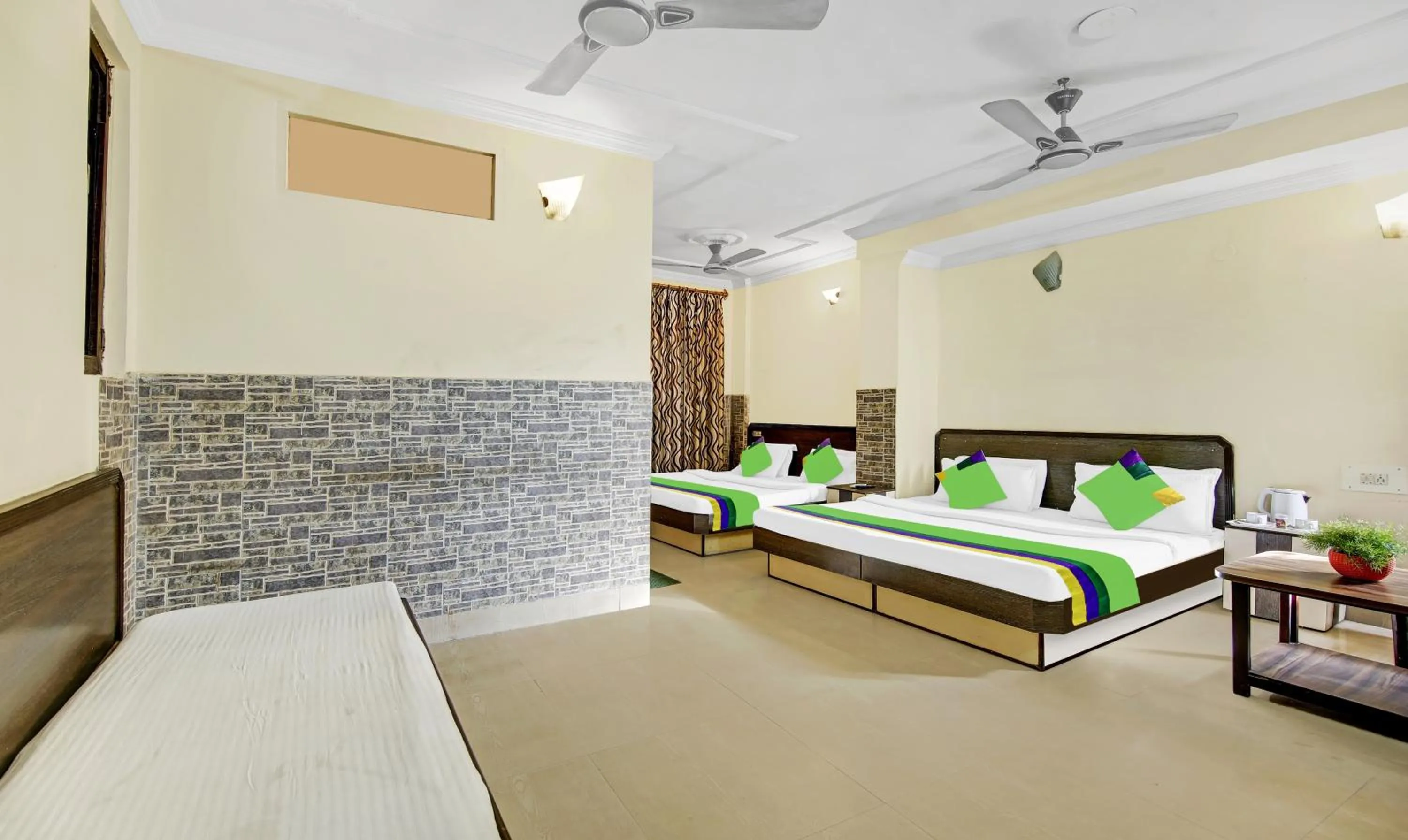 Bedroom in Itsy Hotels Amrita Raghunath Bazaar Jammu