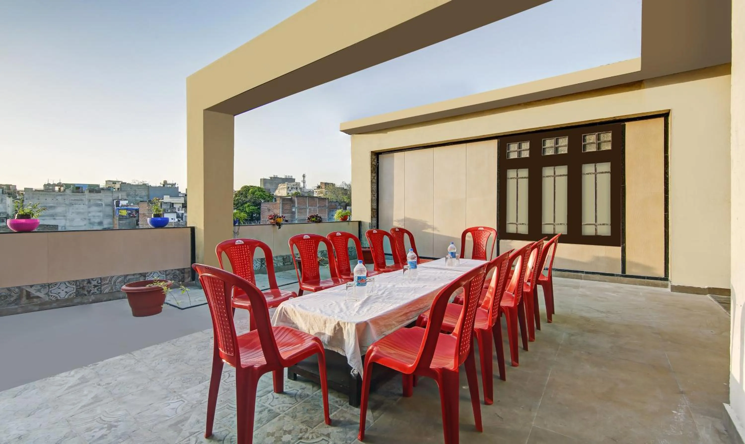 Dining area in Itsy Hotels Amrita Raghunath Bazaar Jammu