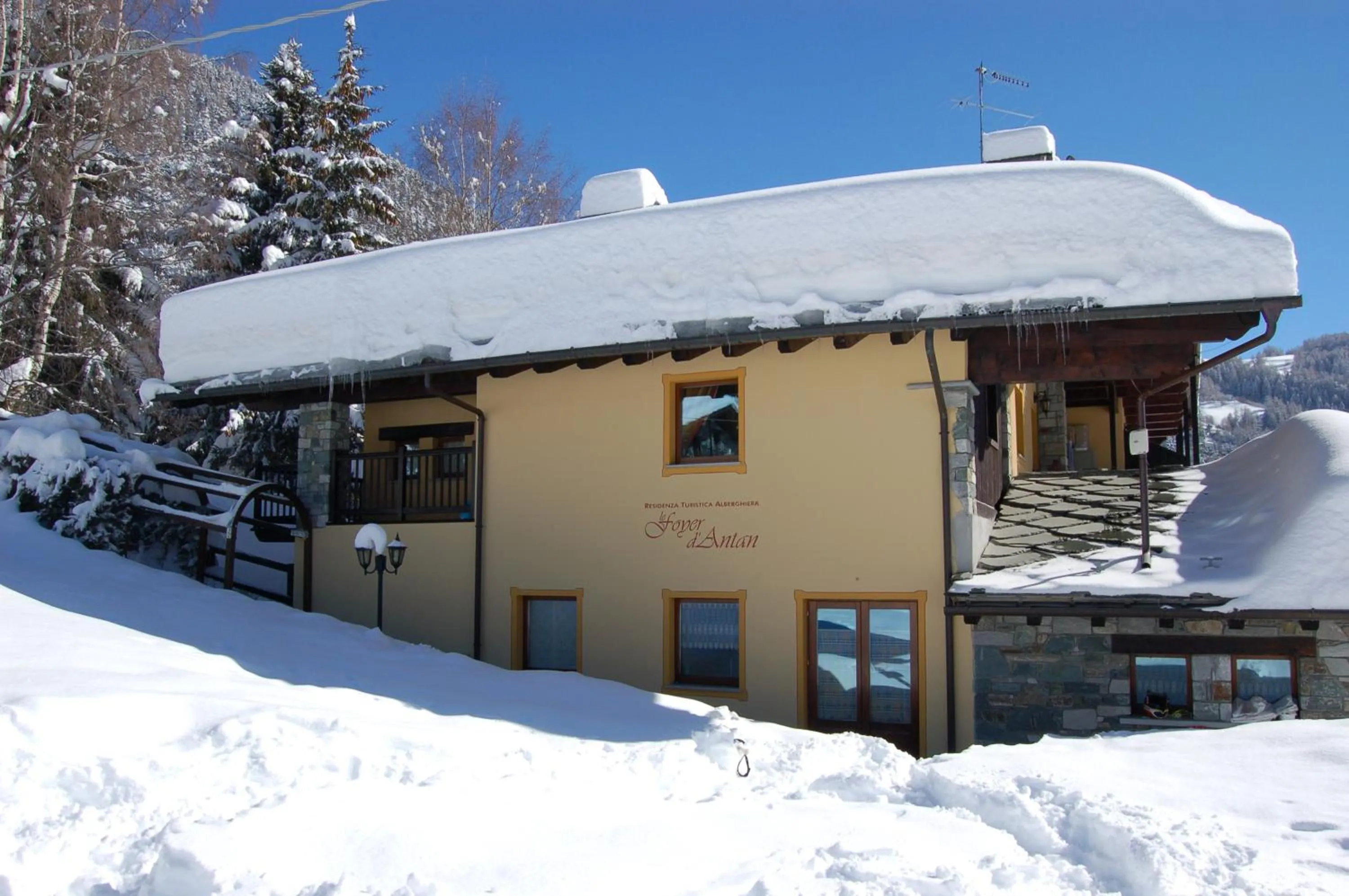 Property building in Aparthotel Foyer d'antan SUITE con caminetto hammam o vasca idromassaggio