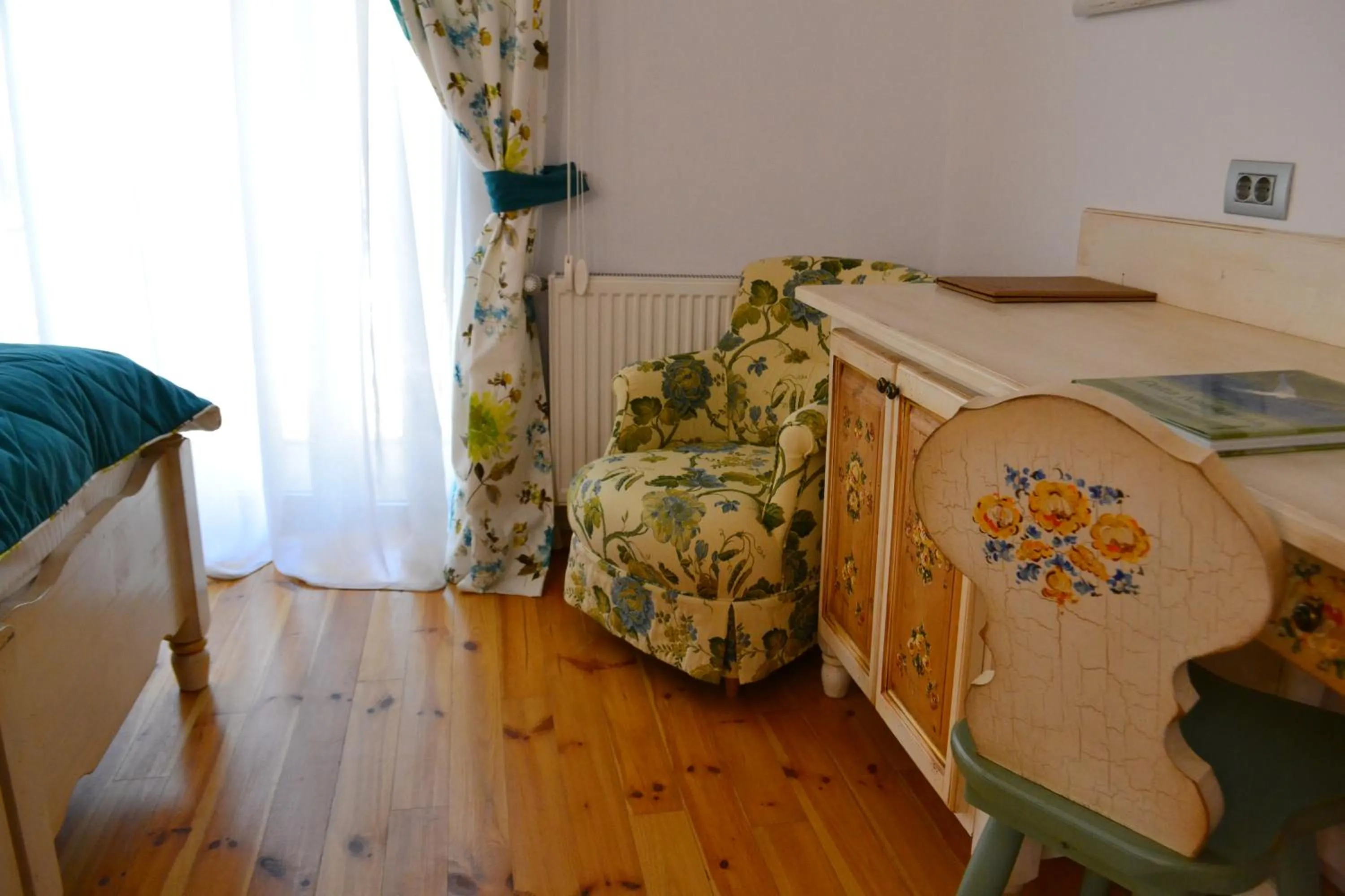 Seating area, Bed in Casa Comana Boutique Hotel