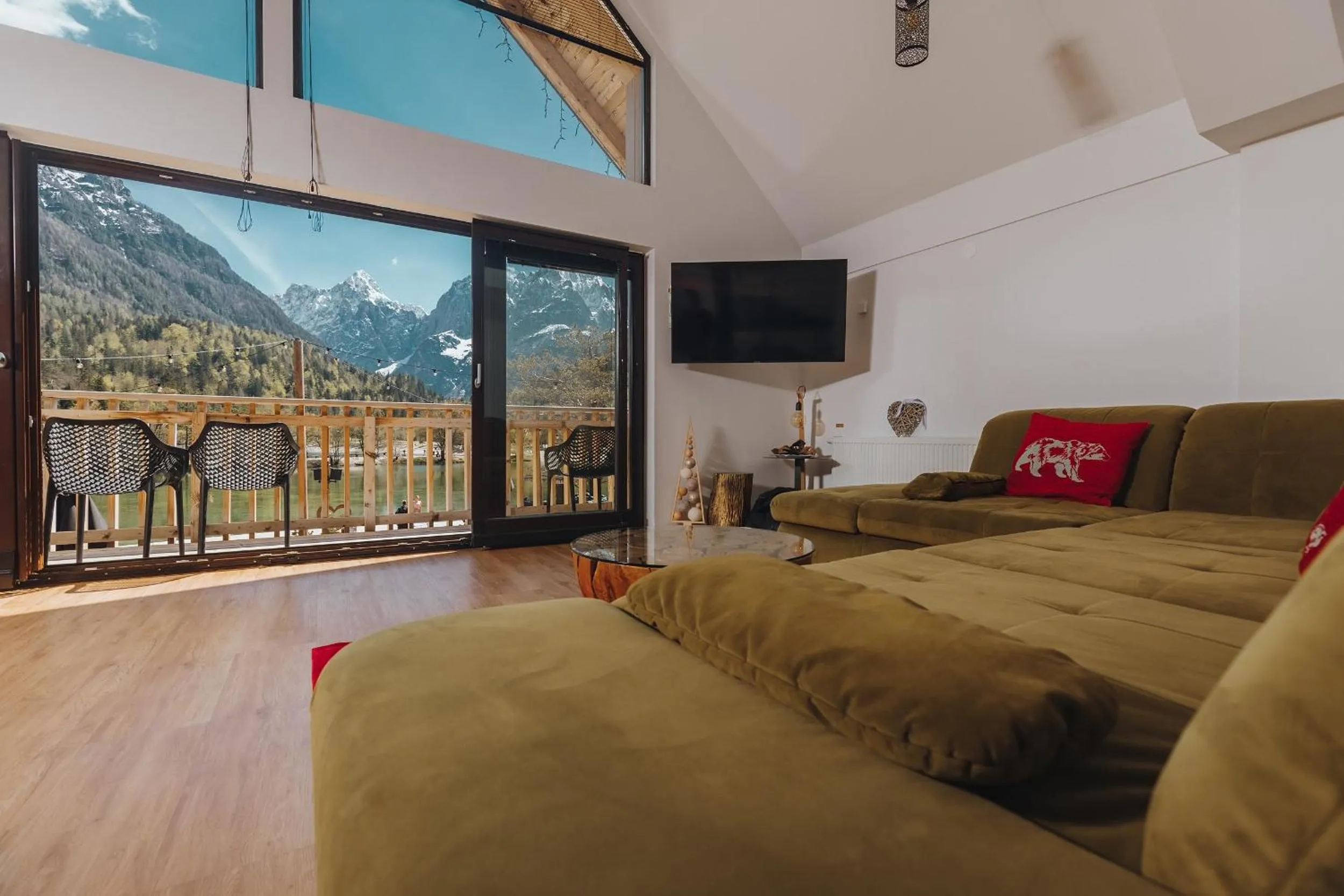 Natural landscape in JASNA NATUR Resort by the lake