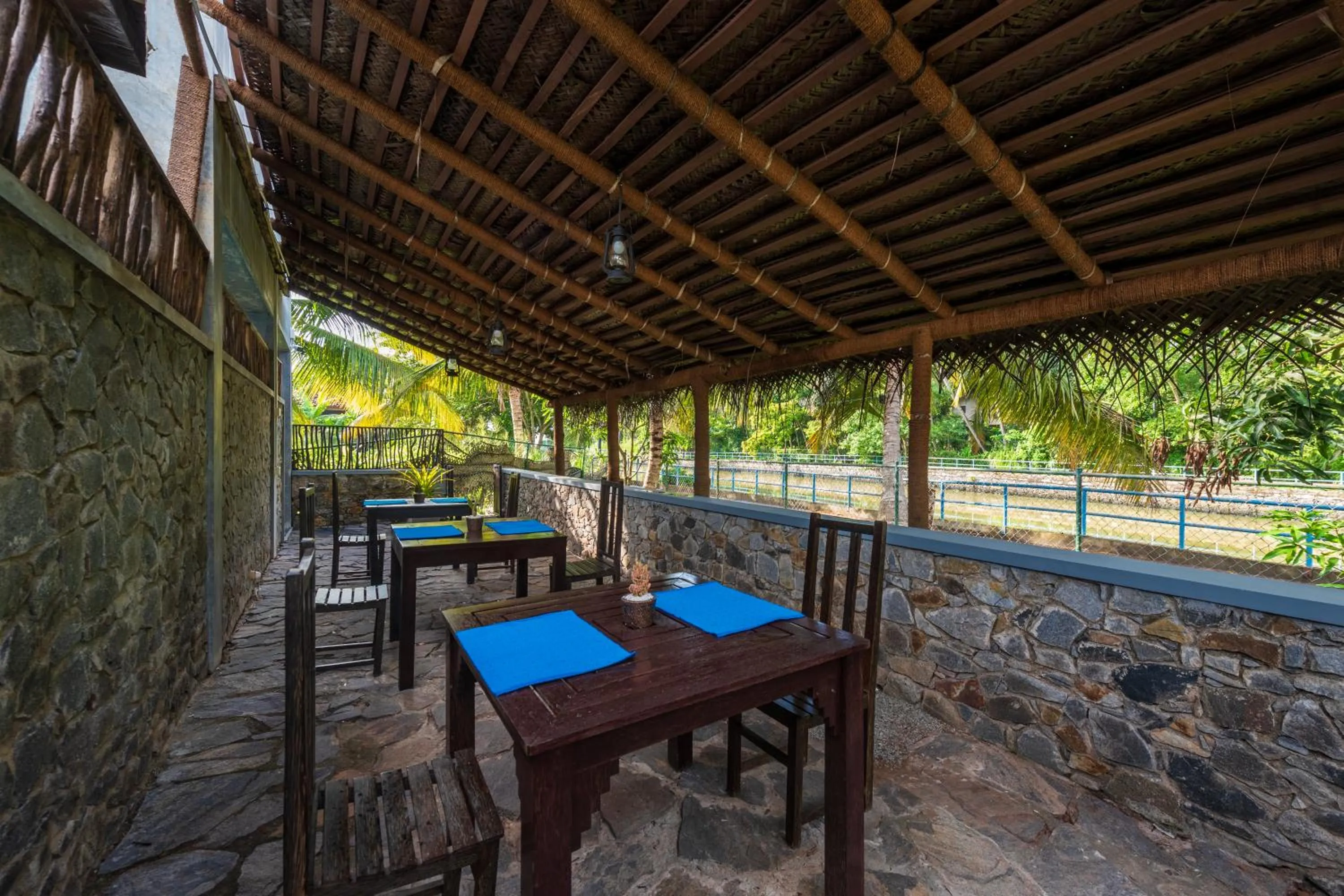 Restaurant/places to eat in Anama by Queens Mount