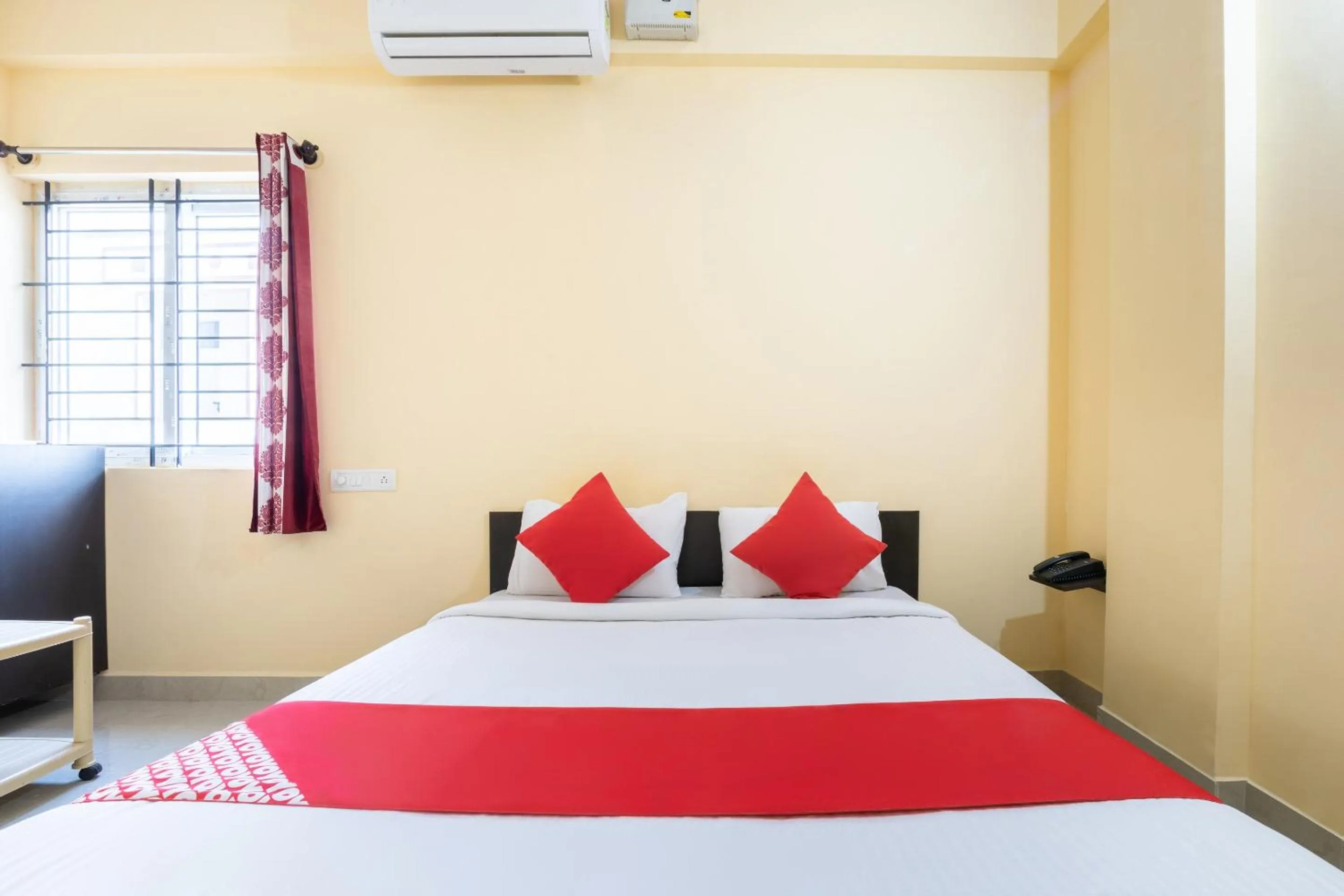 Bedroom, Bed in Super Hotel O Ashrey Comforts