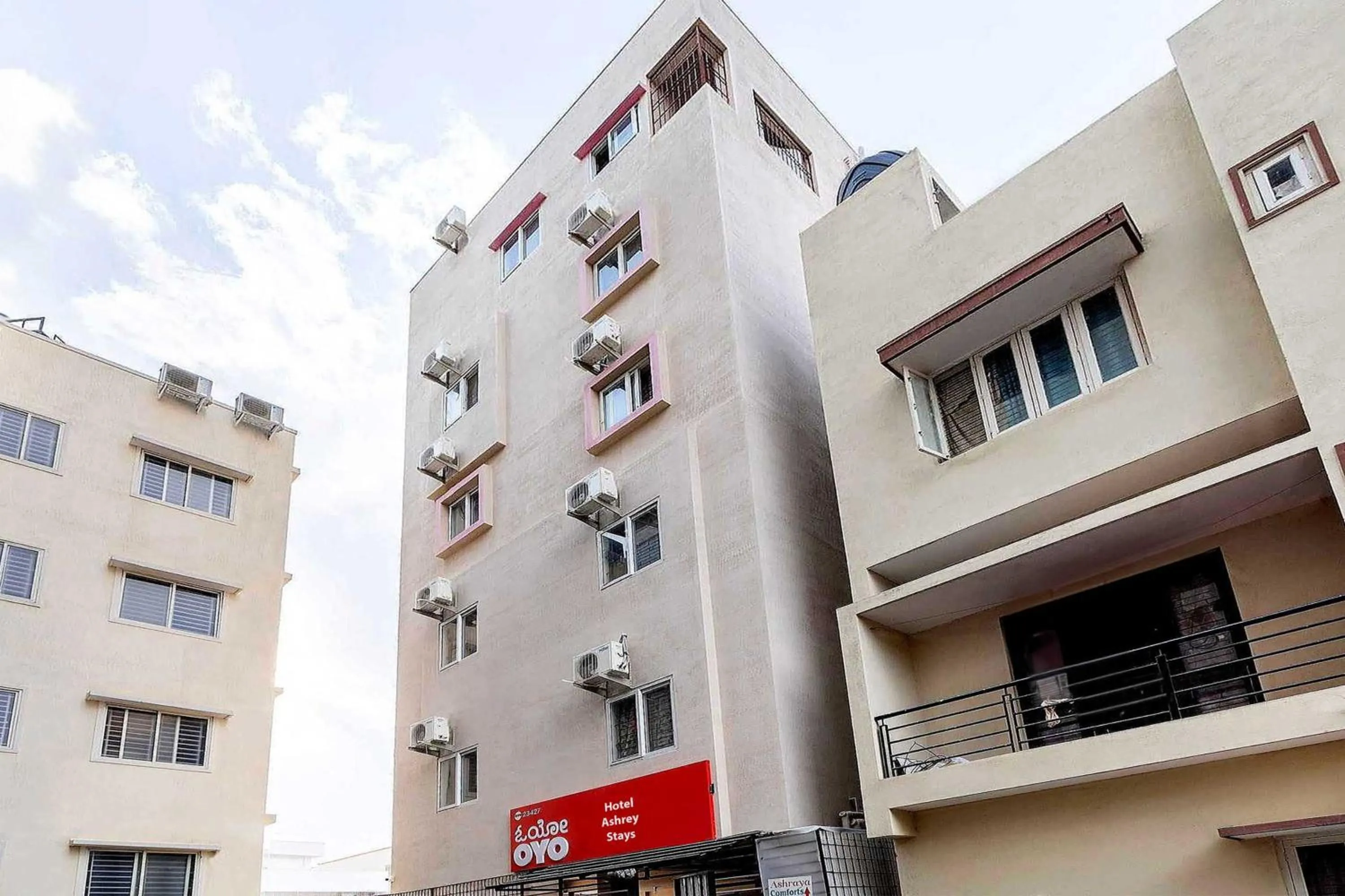 Facade/entrance in Super Hotel O Ashrey Comforts