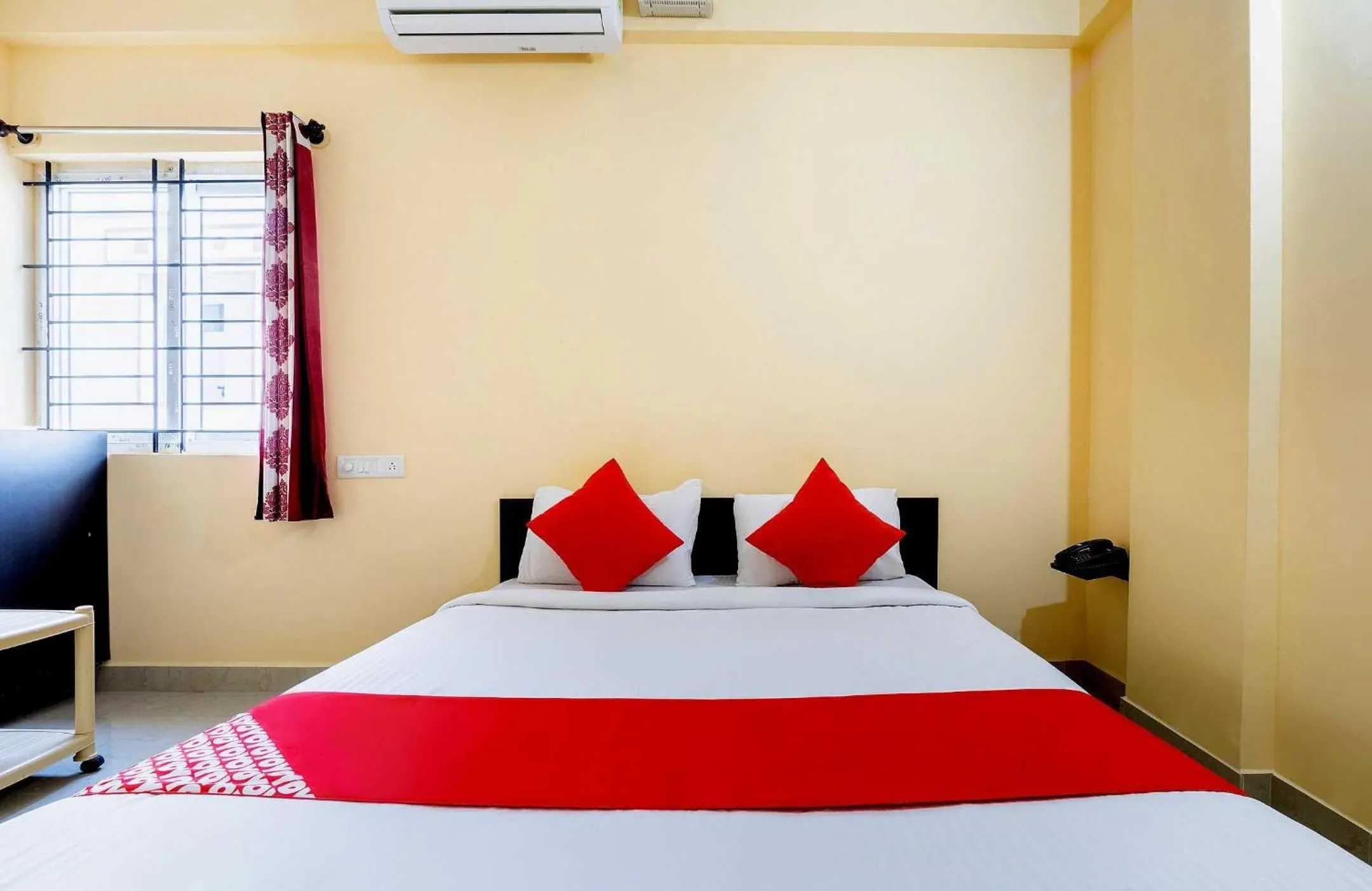 Bedroom, Bed in Super Hotel O Ashrey Comforts