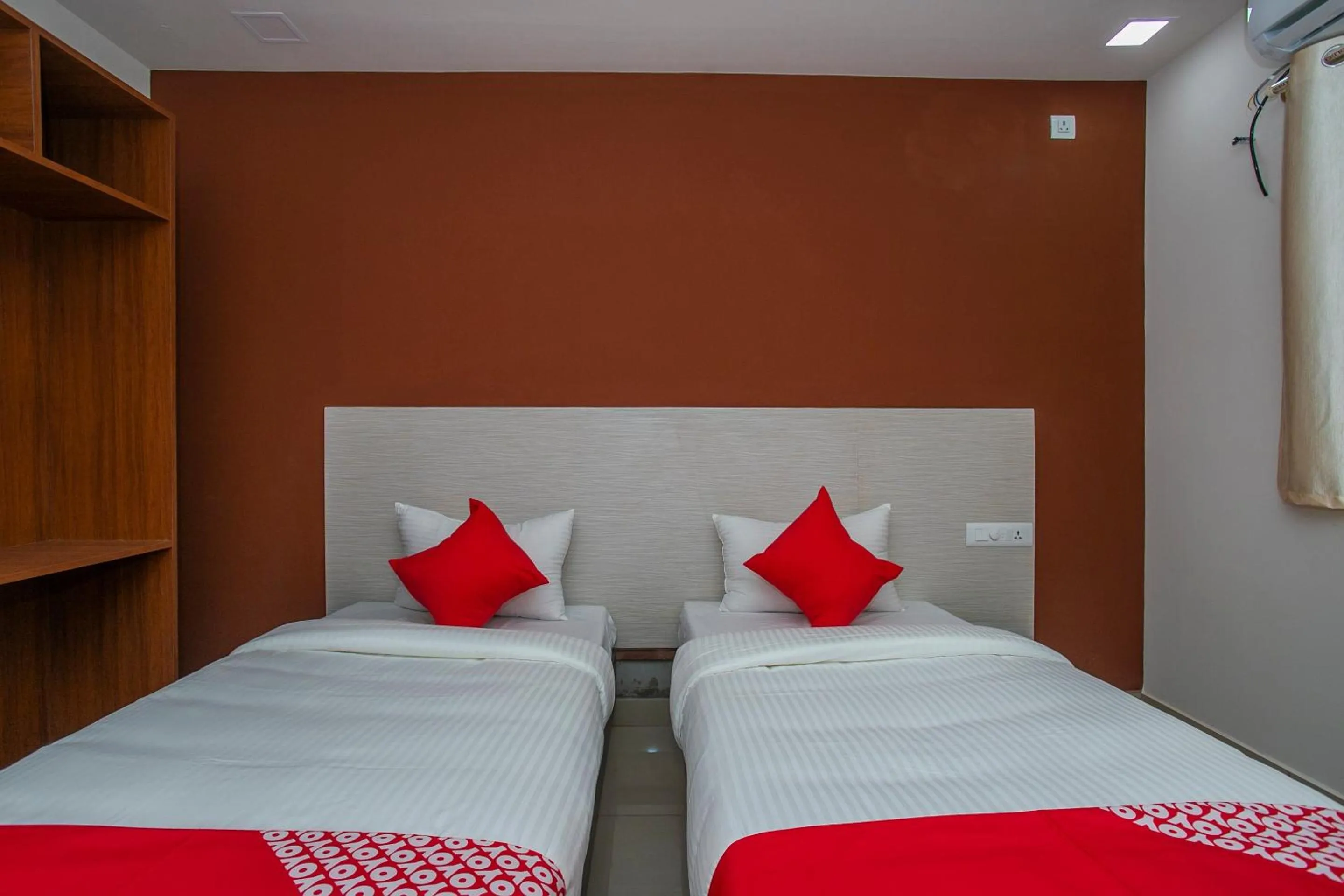 Bedroom, Bed in Hotel O Varcity Phi Premium Pavilion ,Above HDFC Bank ,Near Anjaneya Temple Madiwala, Hosur Main r