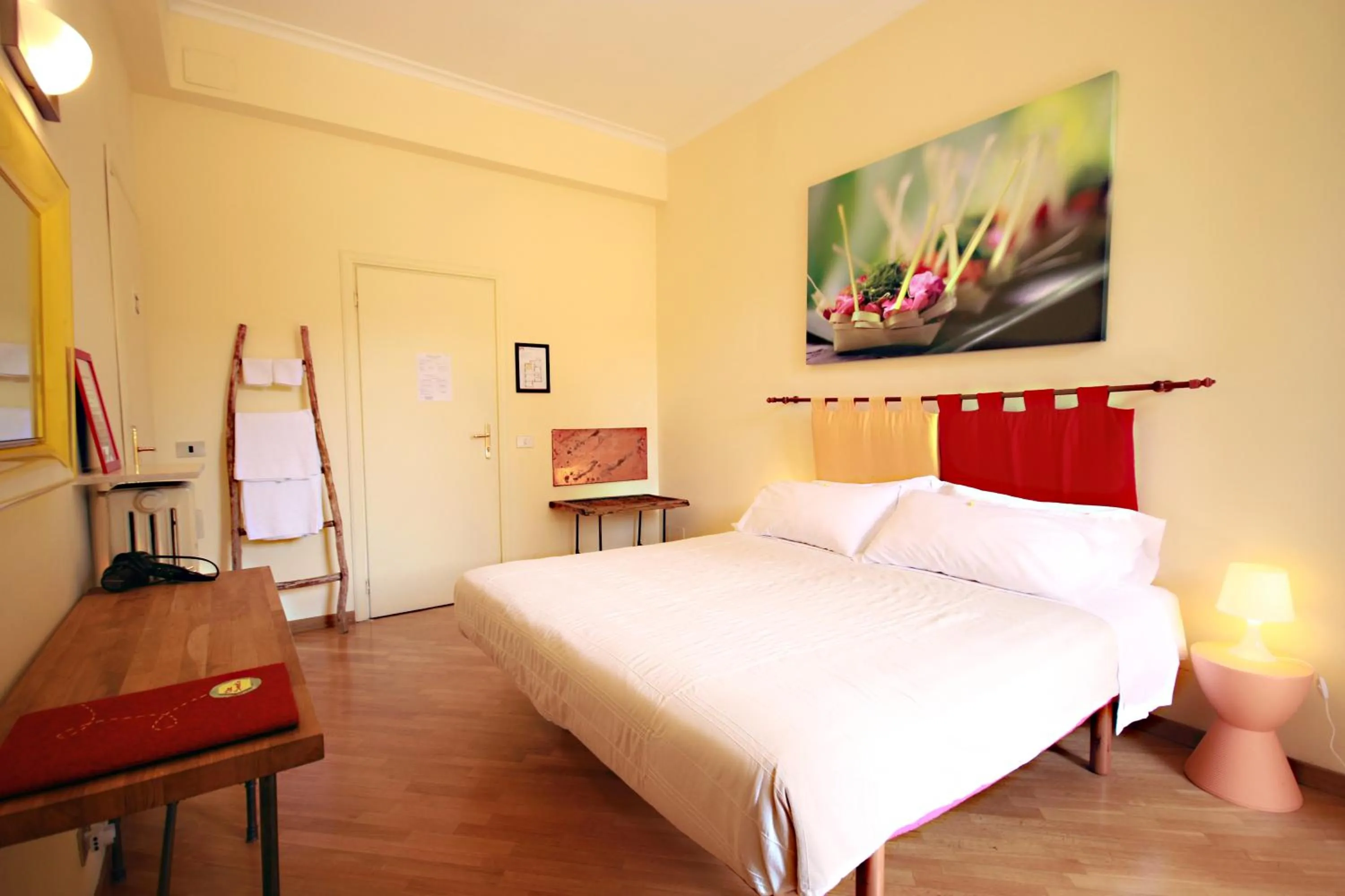 Photo of the whole room, Bed in The Beehive Hostel