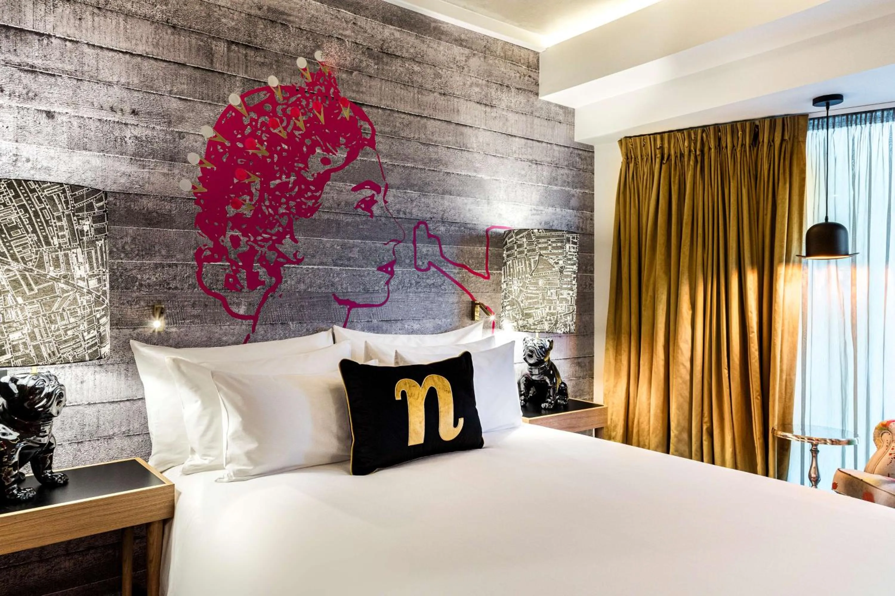 Bedroom, Bed in nhow London