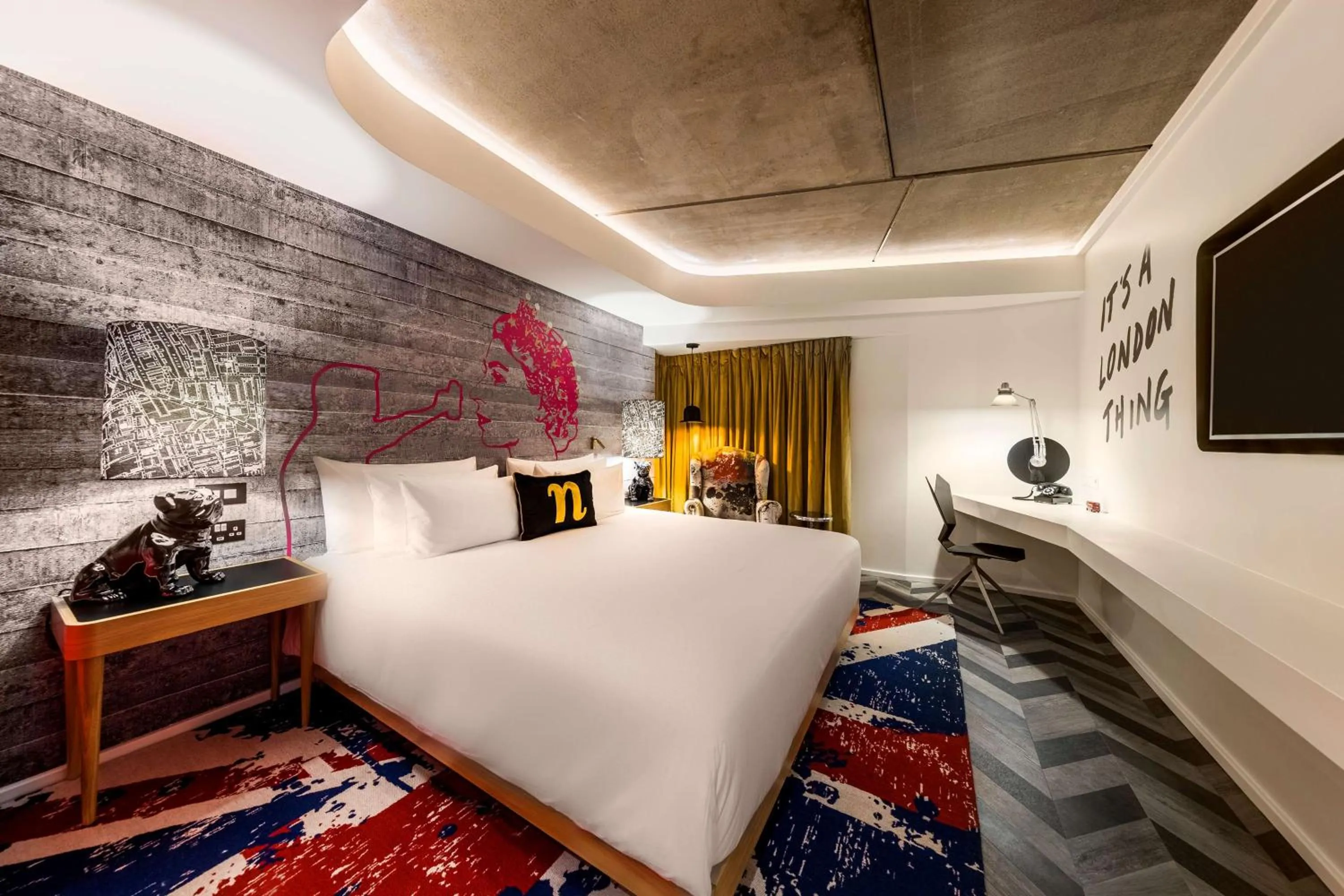 Bedroom, Bed in nhow London