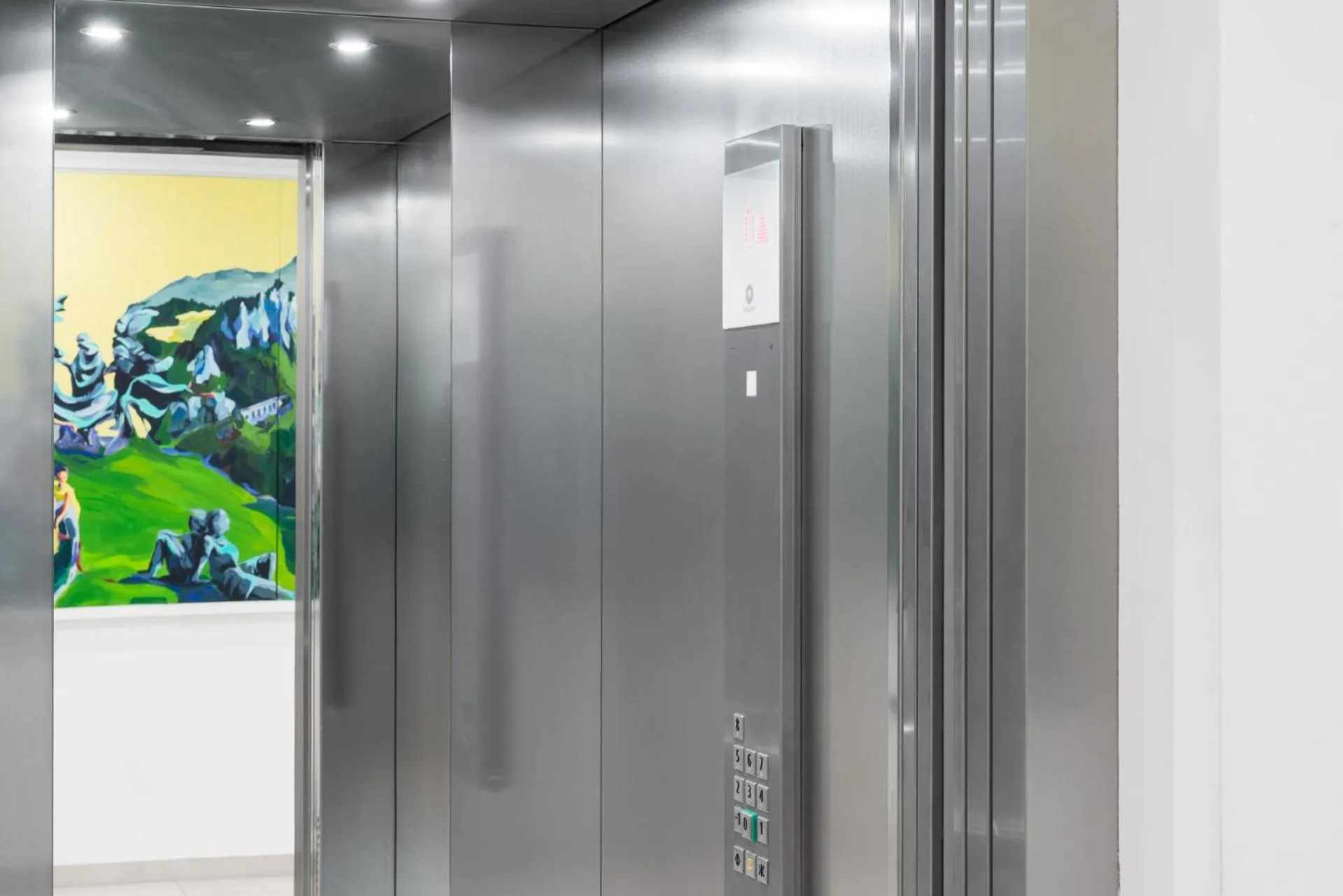 elevator in myNext - Hotel Leo