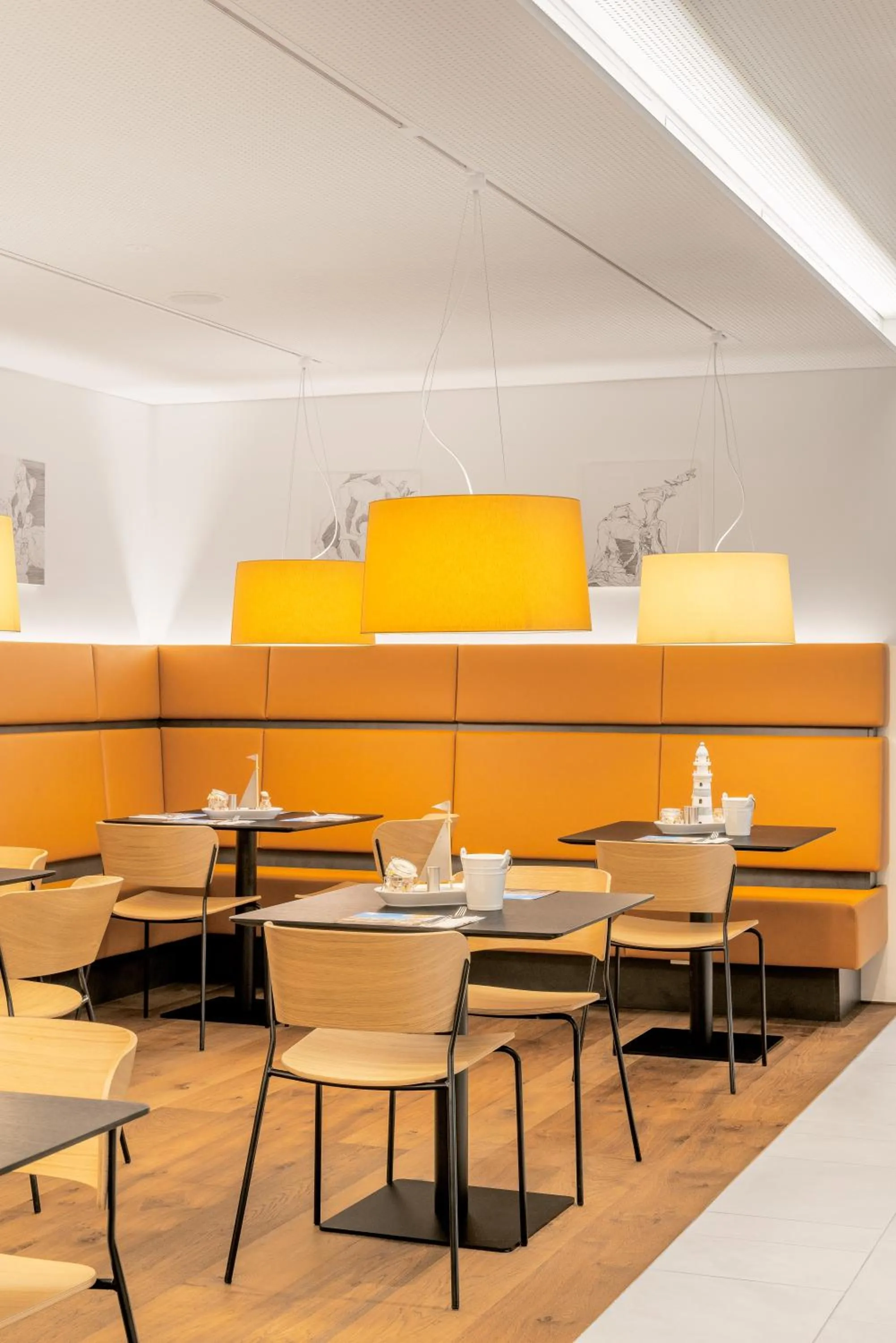 Restaurant/places to eat in myNext - Hotel Leo