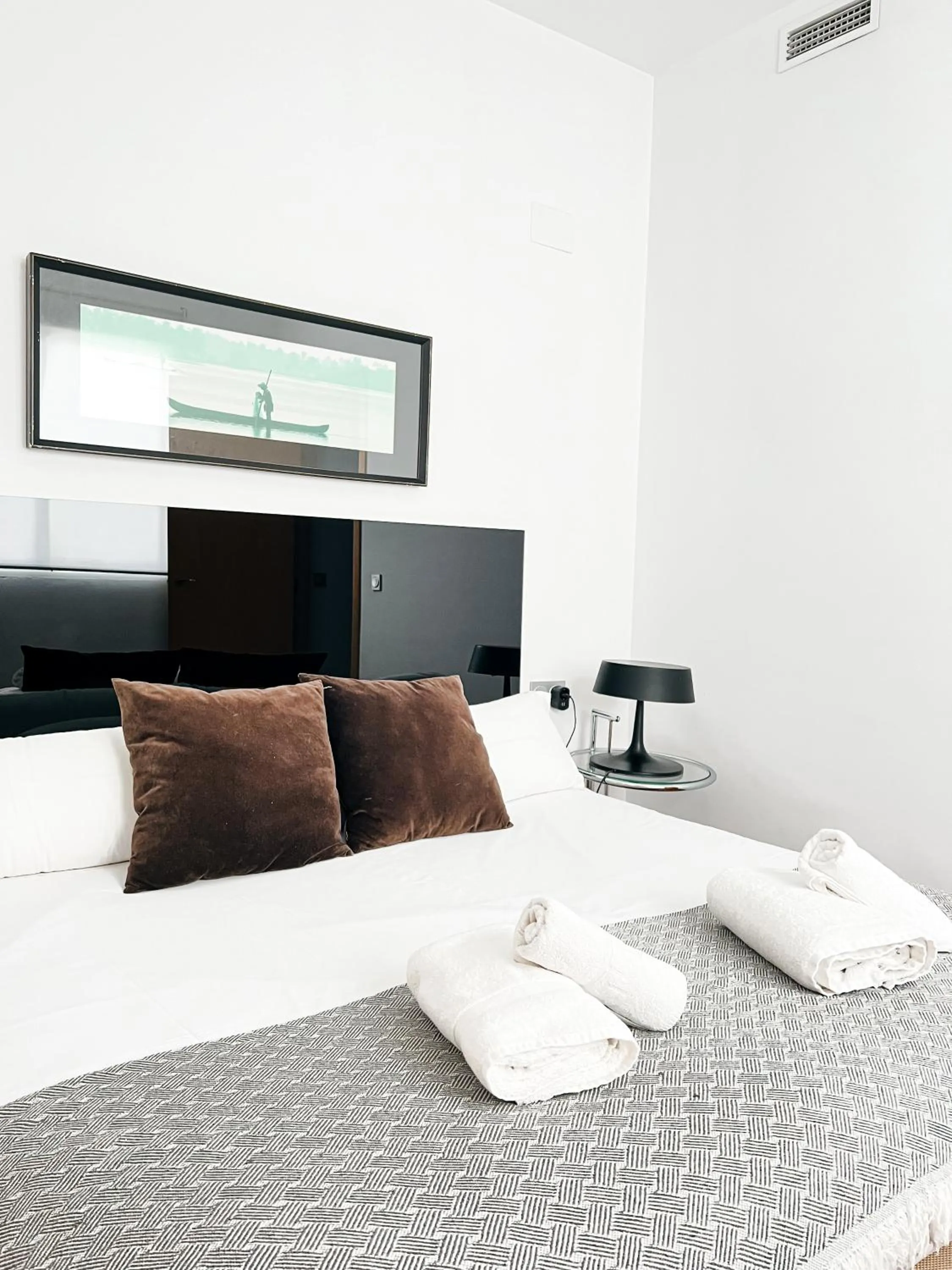 Bed in Happy Apartments Valencia