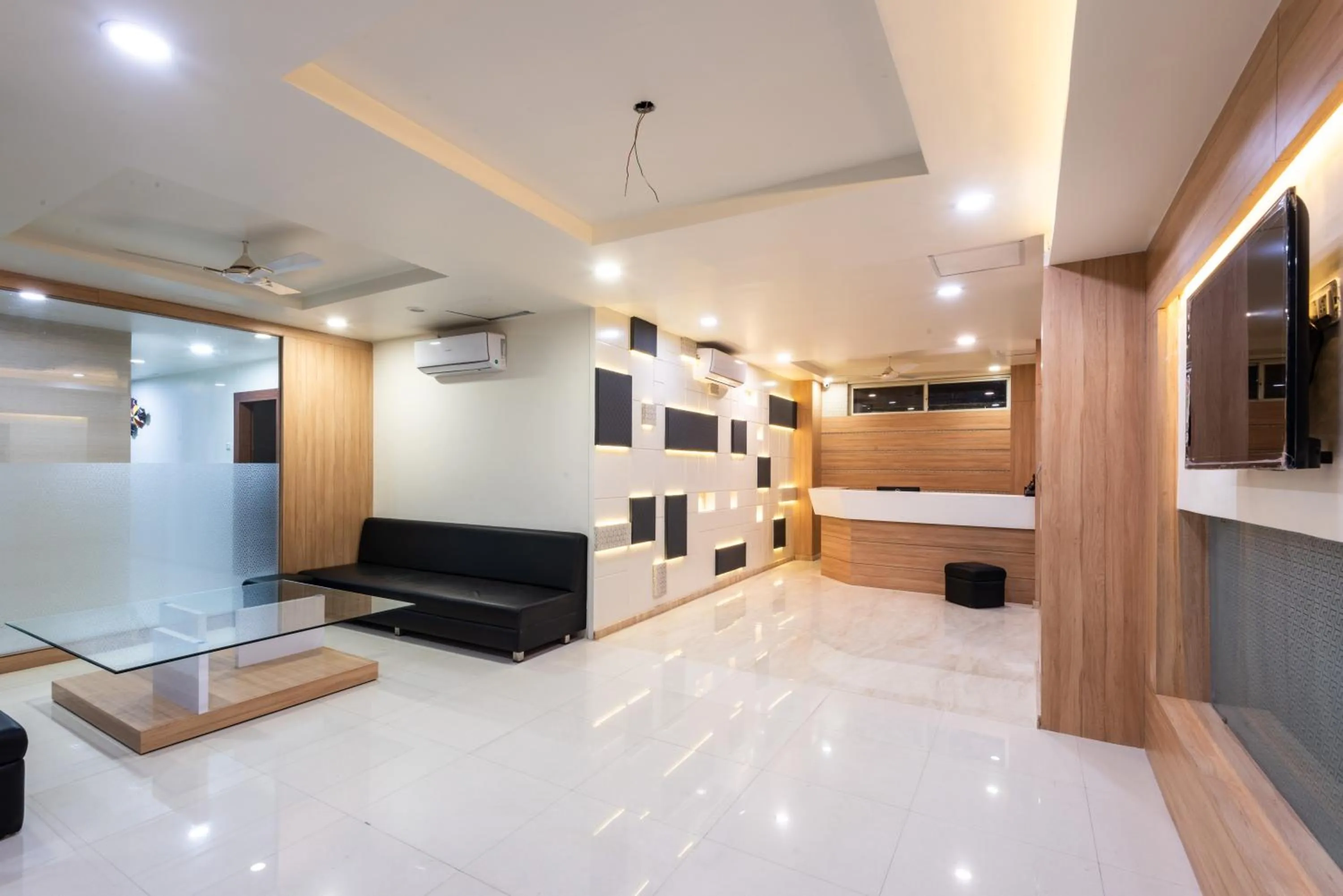 Lobby or reception in Hotel Drishti,Bhopal