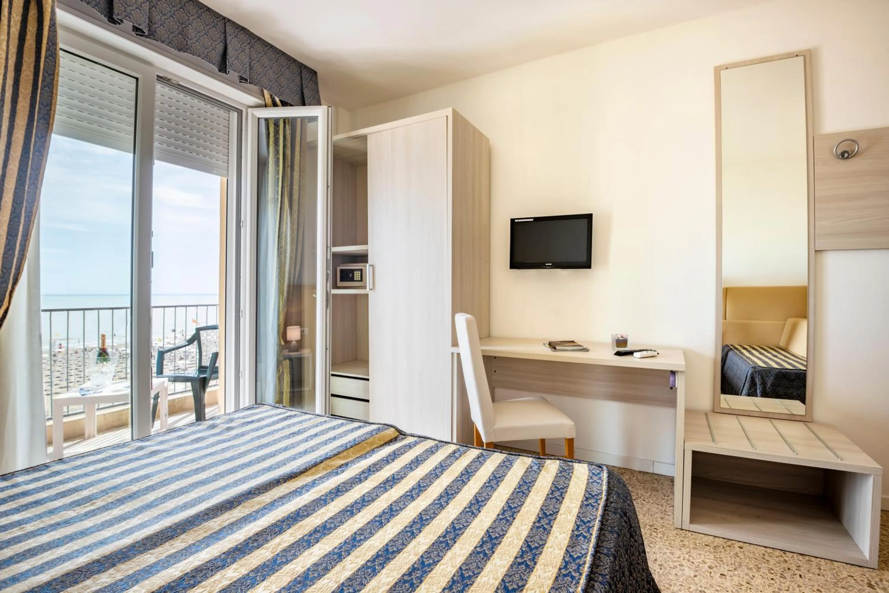 TV and multimedia in Hotel Columbus