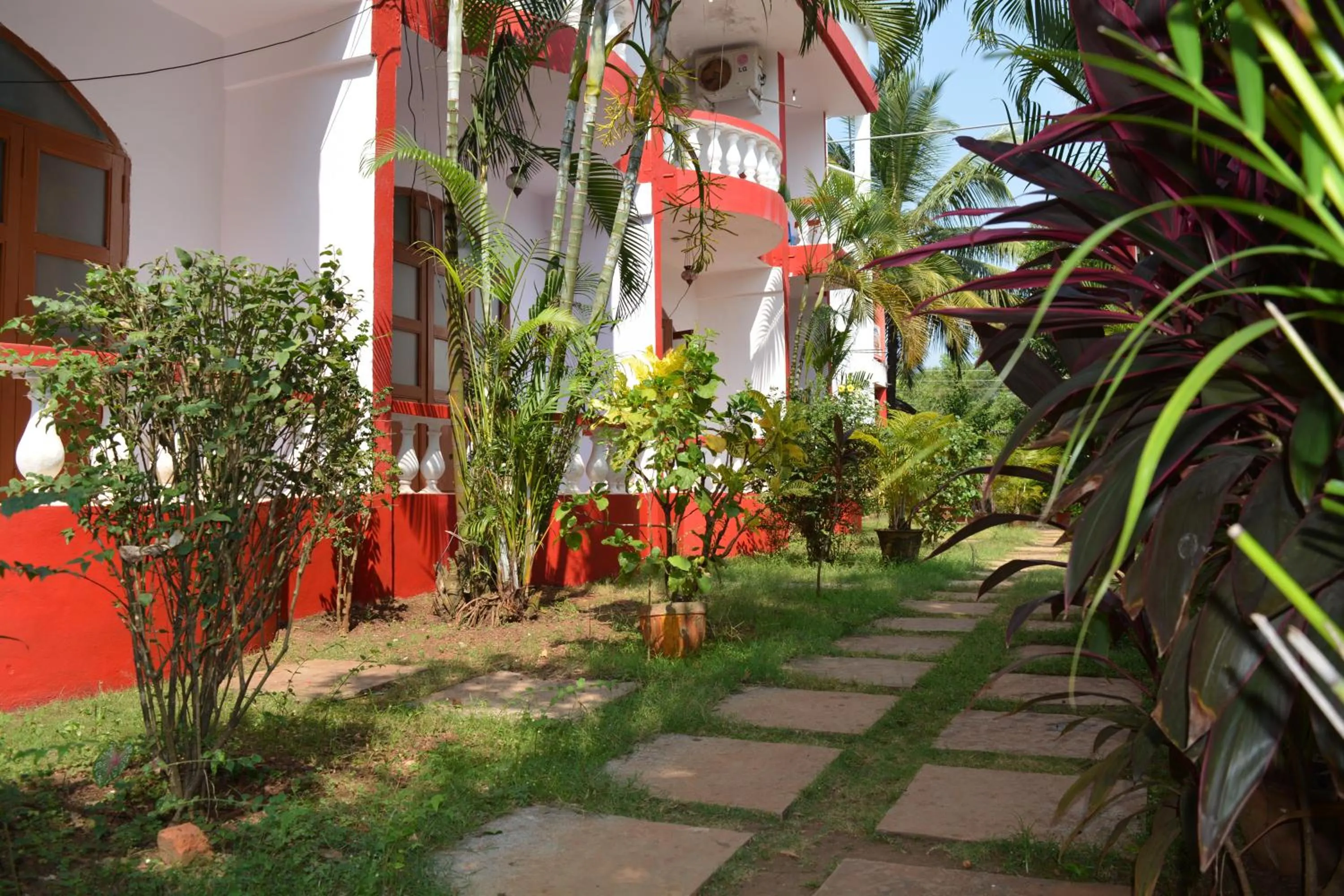 Garden in Anjuna Beach Resort