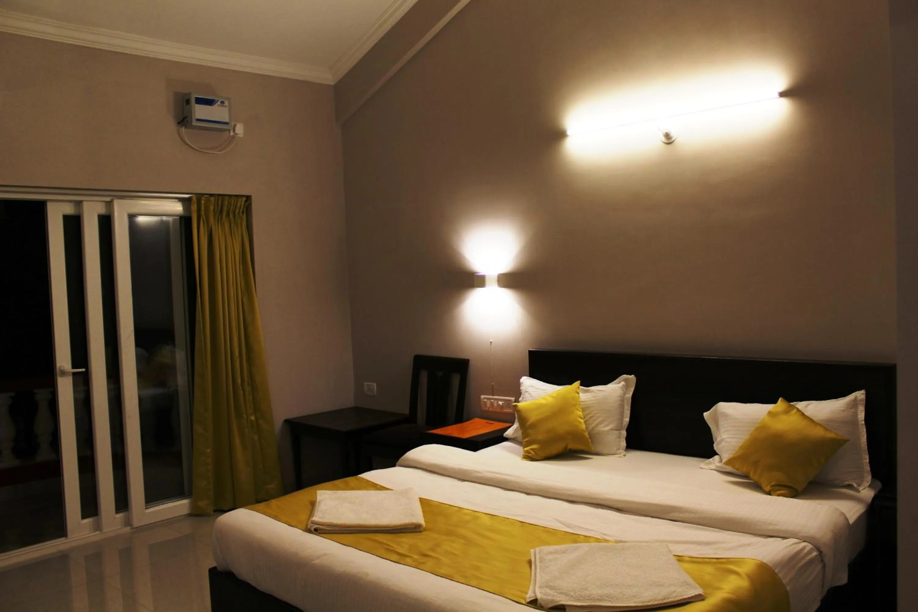 Bedroom, Bed in Anjuna Beach Resort