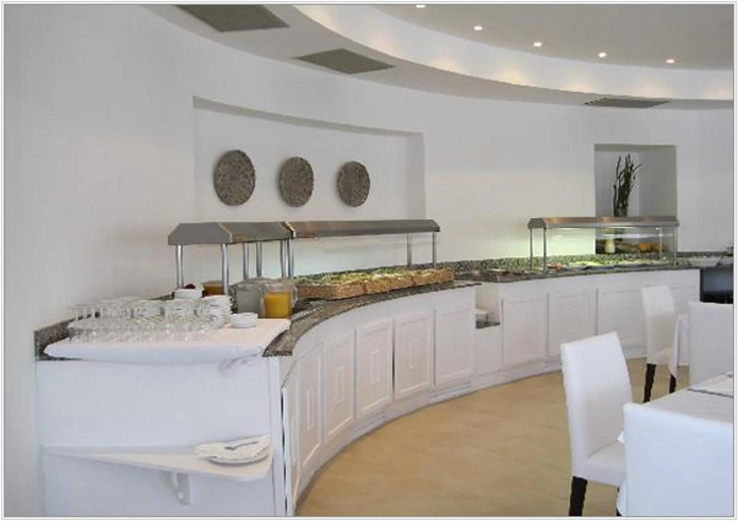 Restaurant/places to eat in Hotel Playa Santandria Adults Only