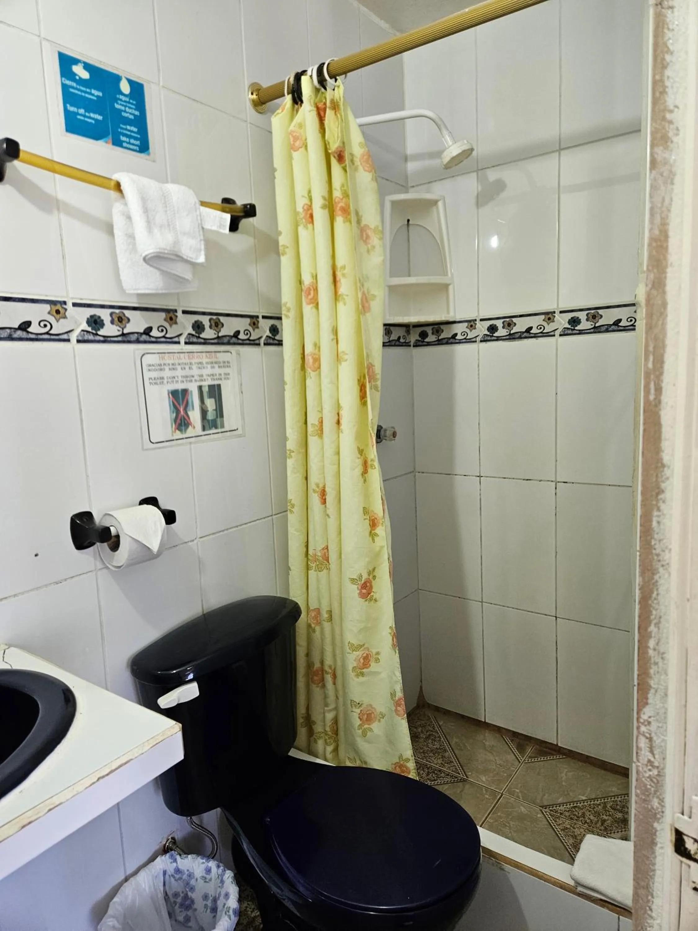 Bathroom in Hostal Cerro Azul
