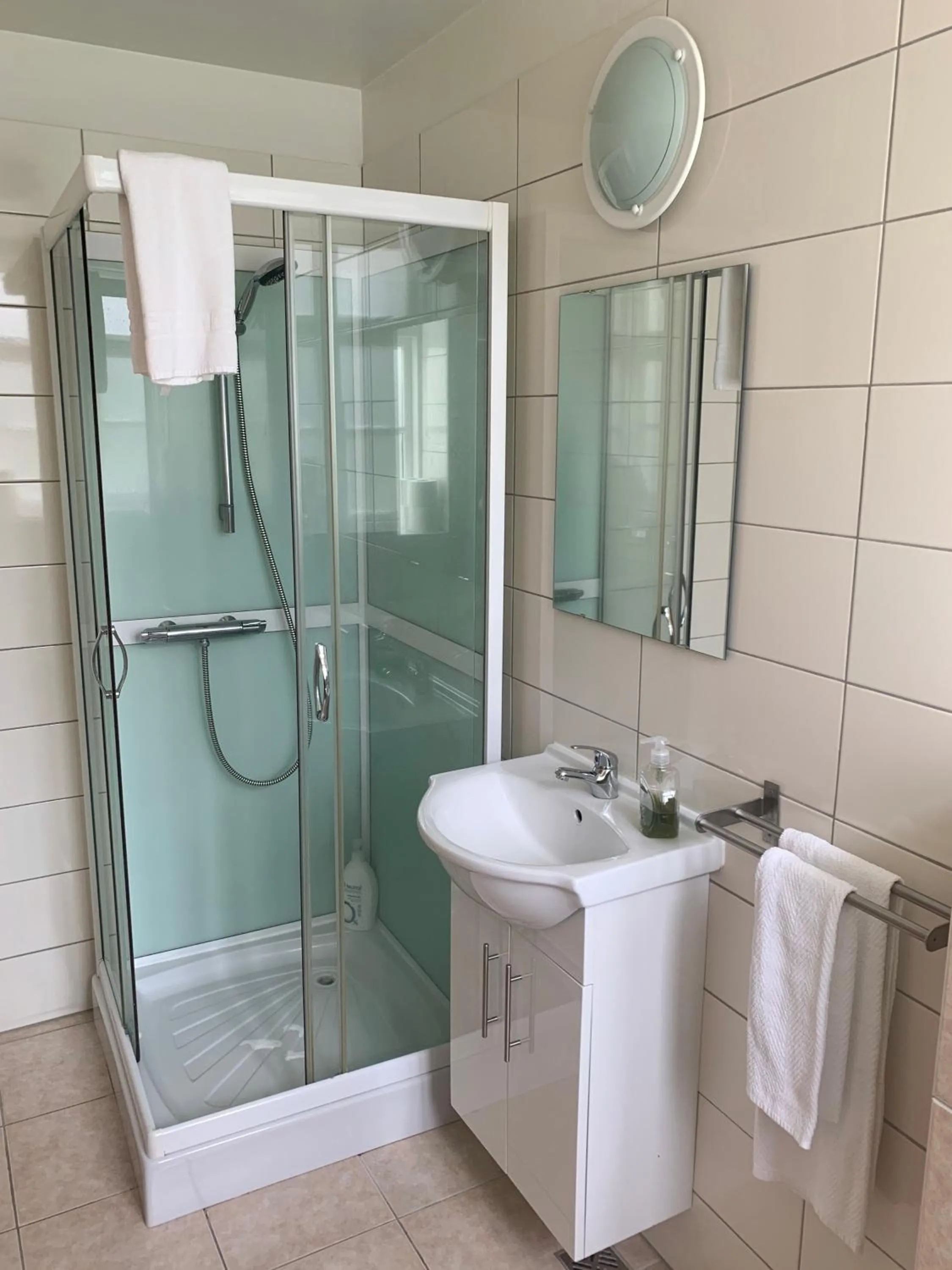 Shower in Mánagisting Guesthouse