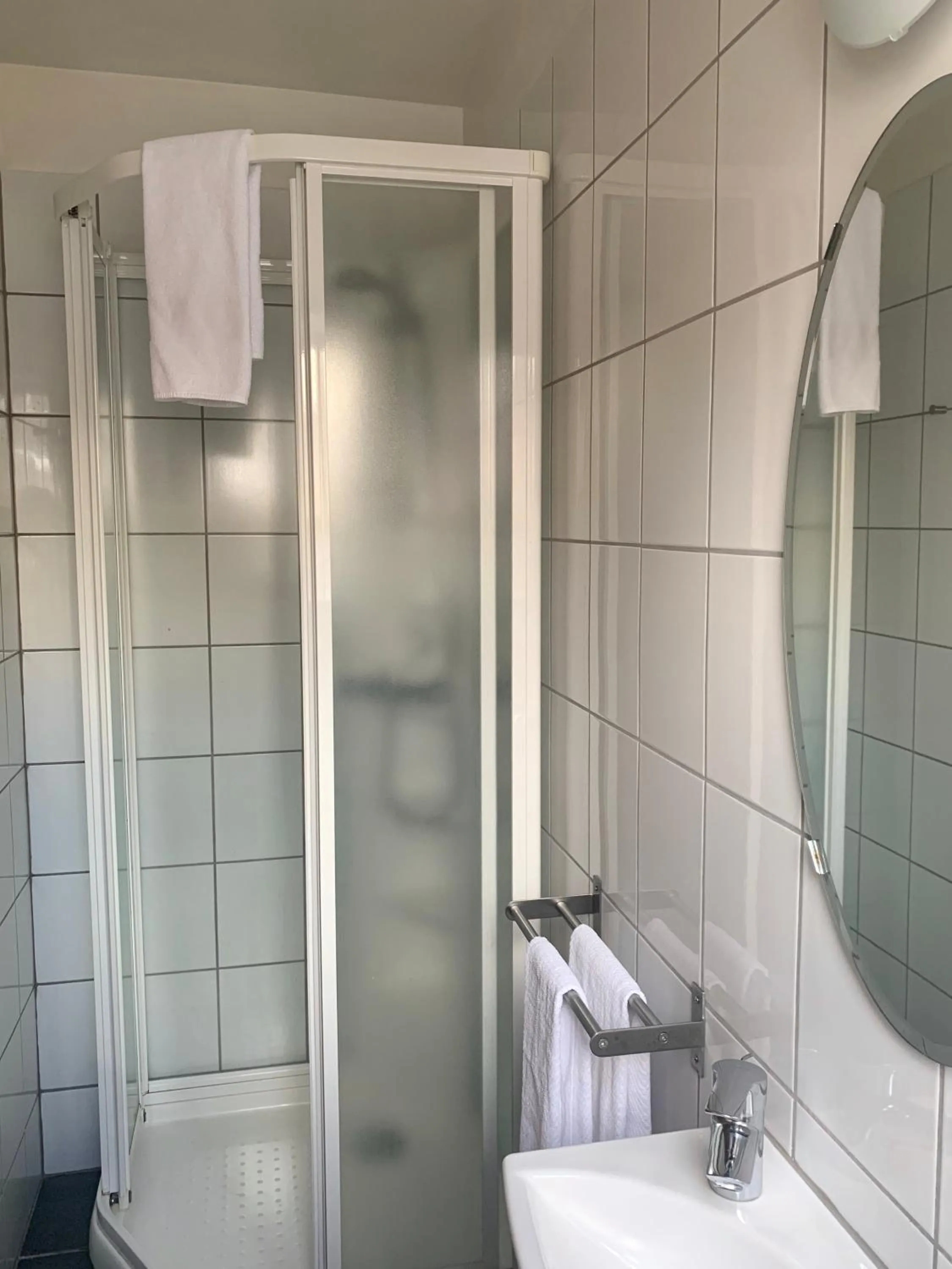 Shower in Mánagisting Guesthouse