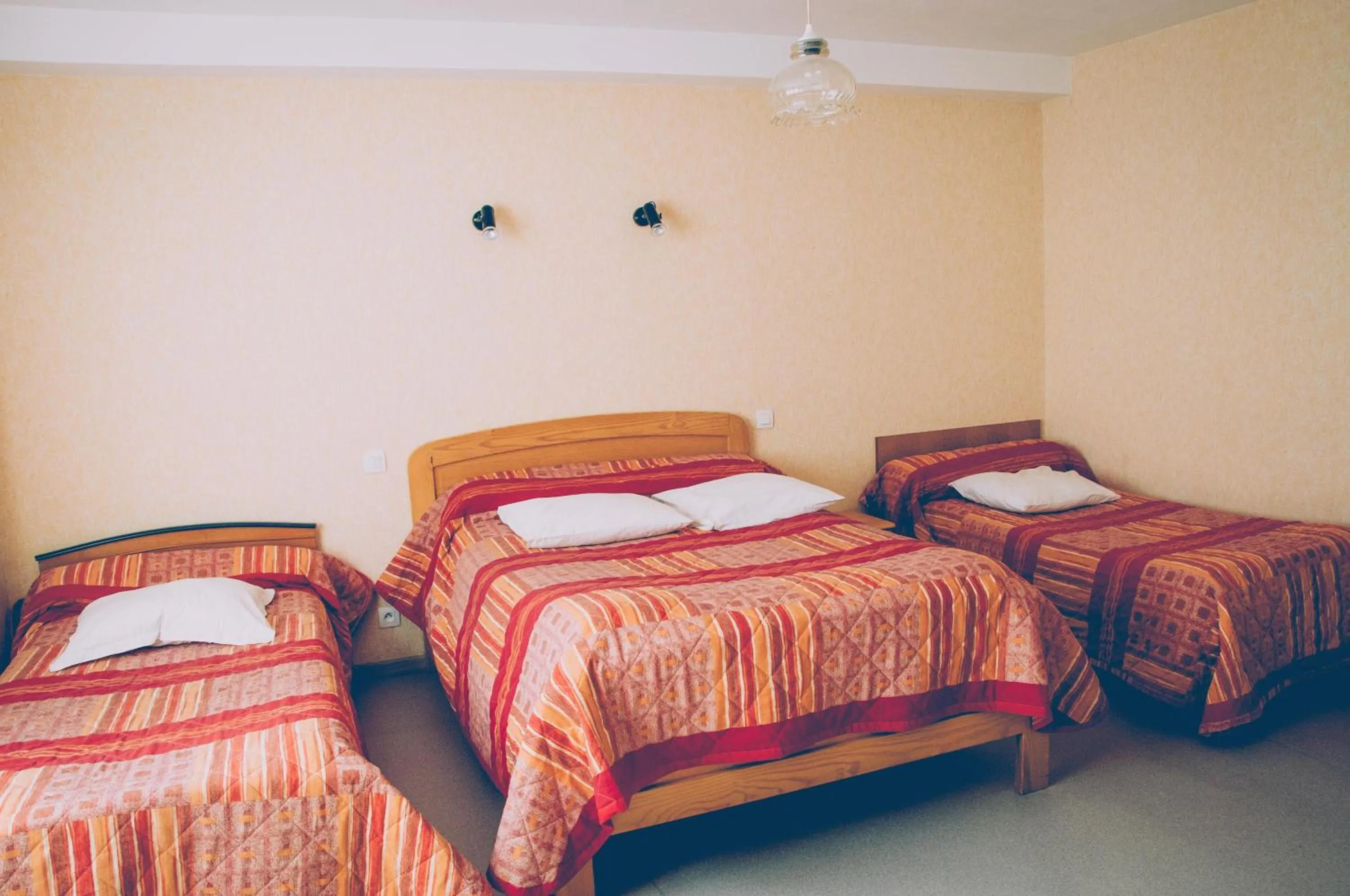 Photo of the whole room, Bed in Hotel Restaurant Maurice