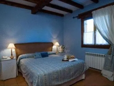 Photo of the whole room, Bed in La Casita de Cabrejas