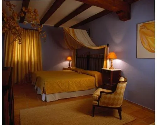 Photo of the whole room, Bed in La Casita de Cabrejas