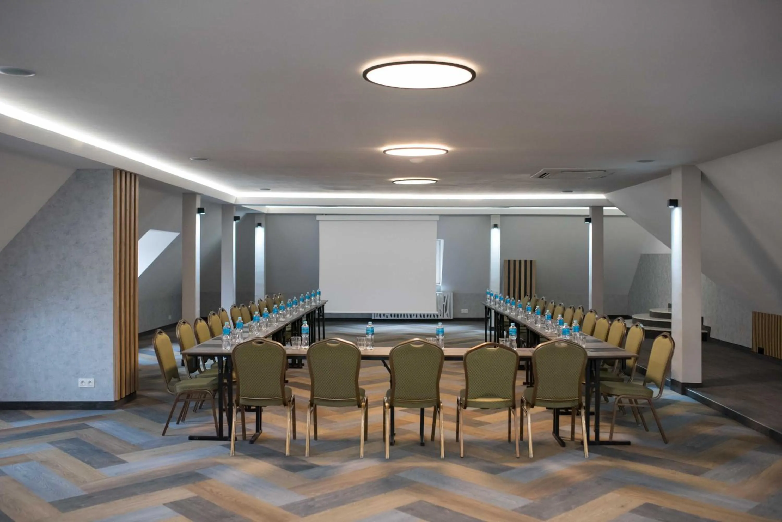 Property building in Hotel Paradiso