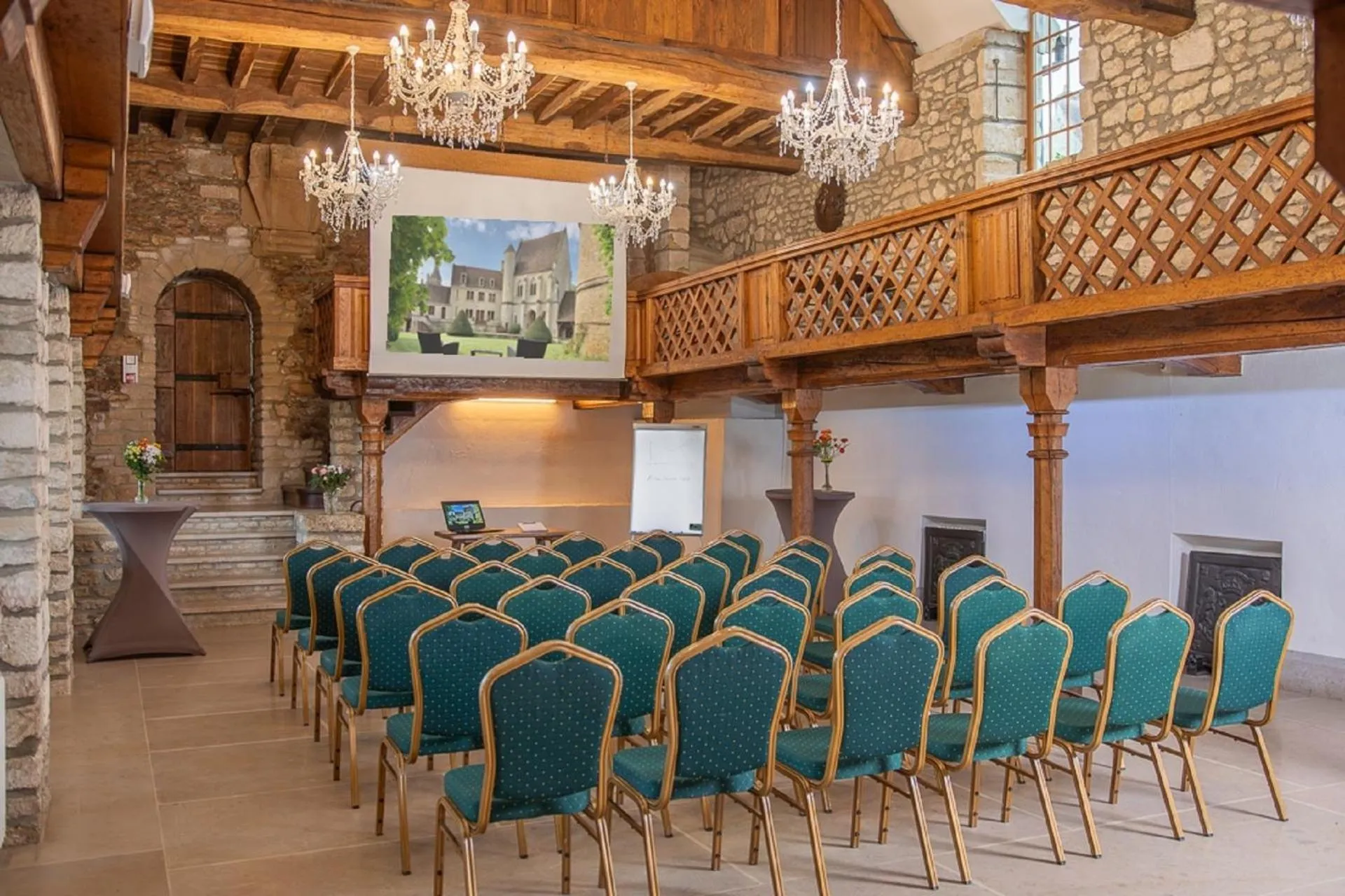 Business facilities in DOMAINE ST GERMER