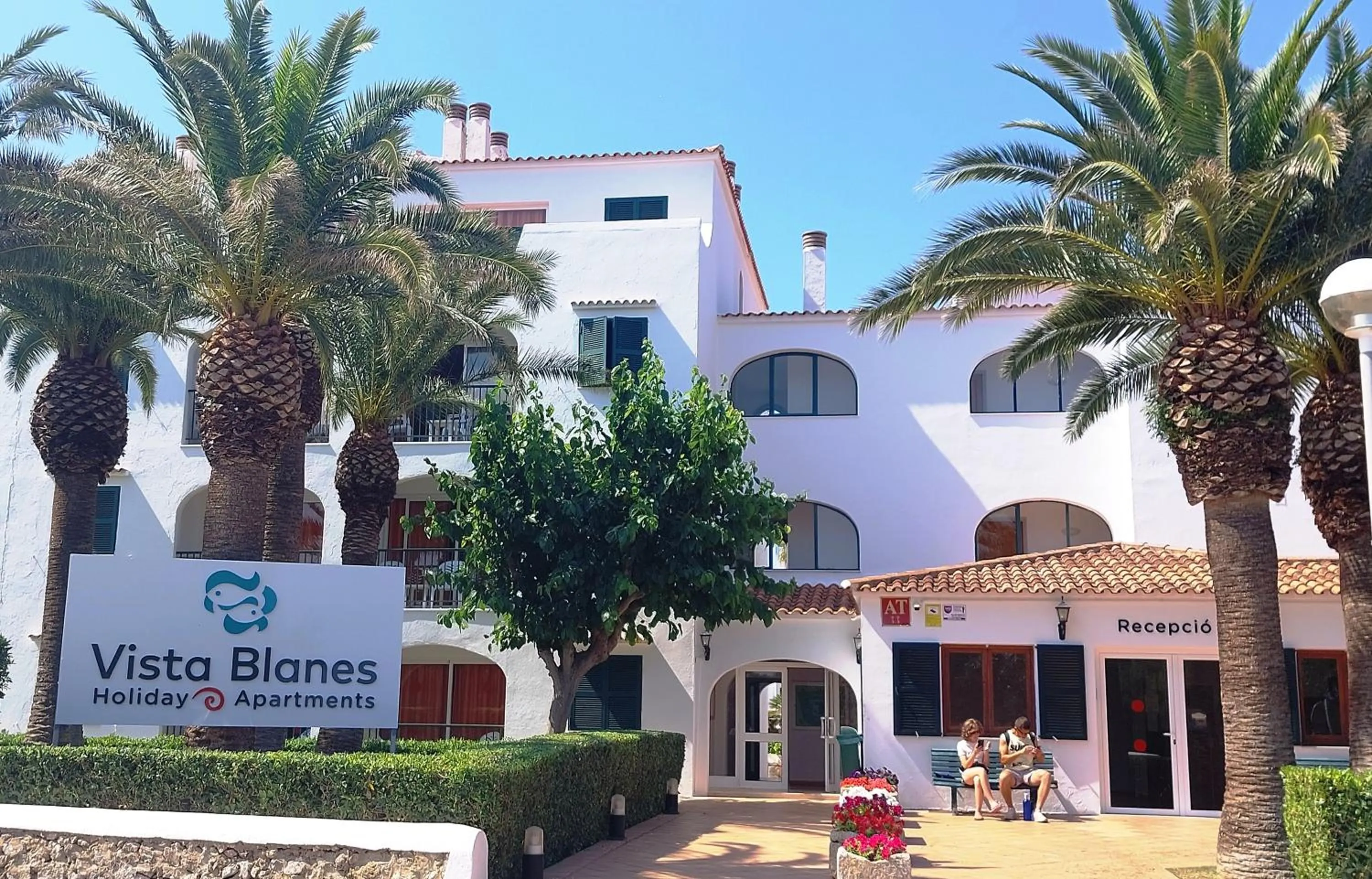 Facade/entrance in Apartamentos Vista Blanes