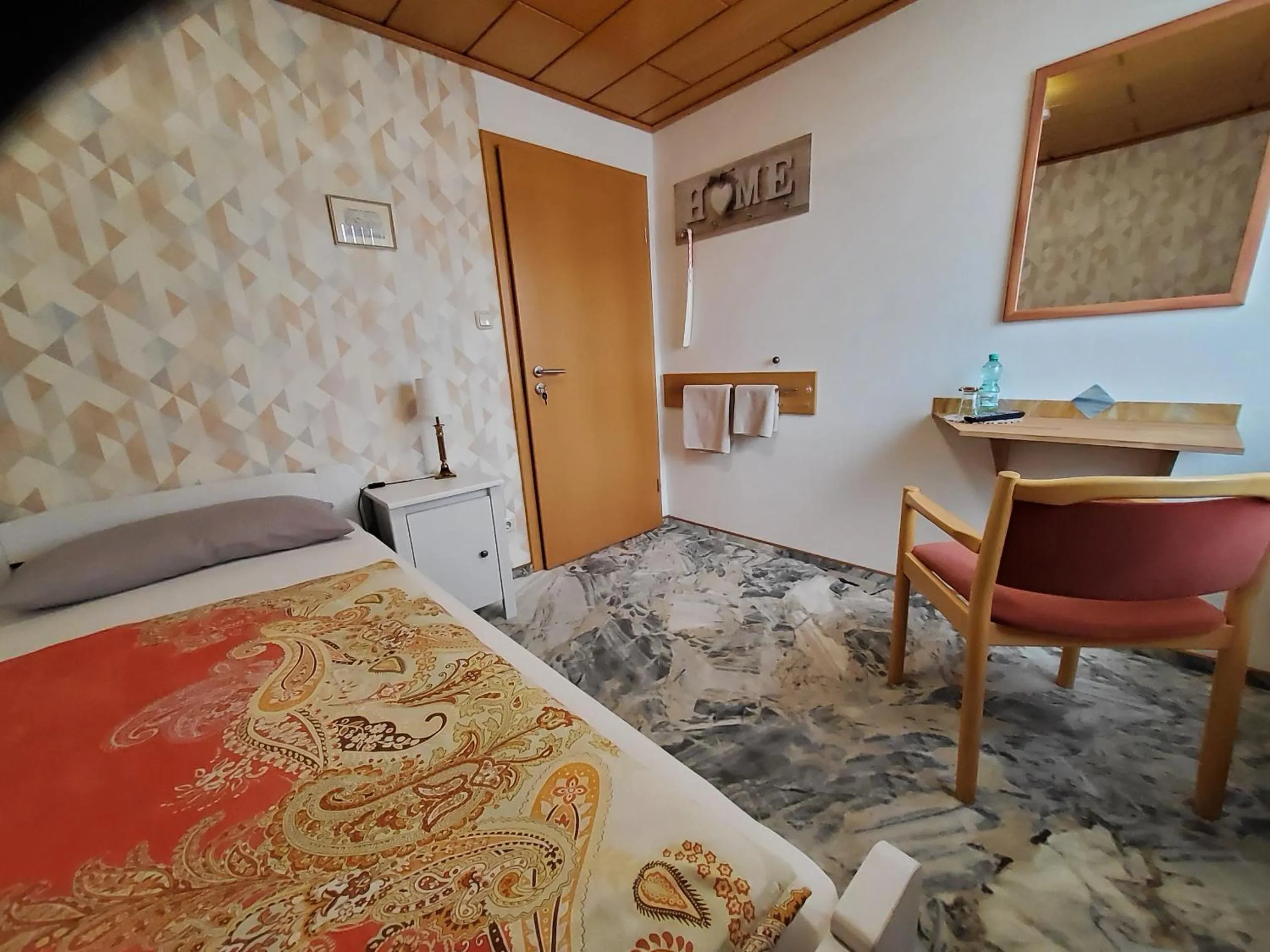 Photo of the whole room, Bed in B & B Gästehaus Schmidt