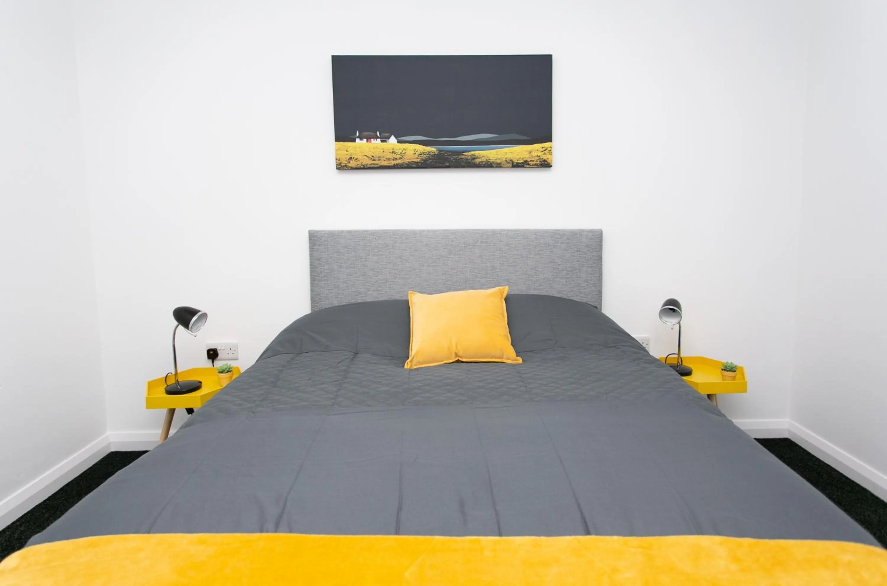 Bedroom, Bed in 107 Eglinton Street