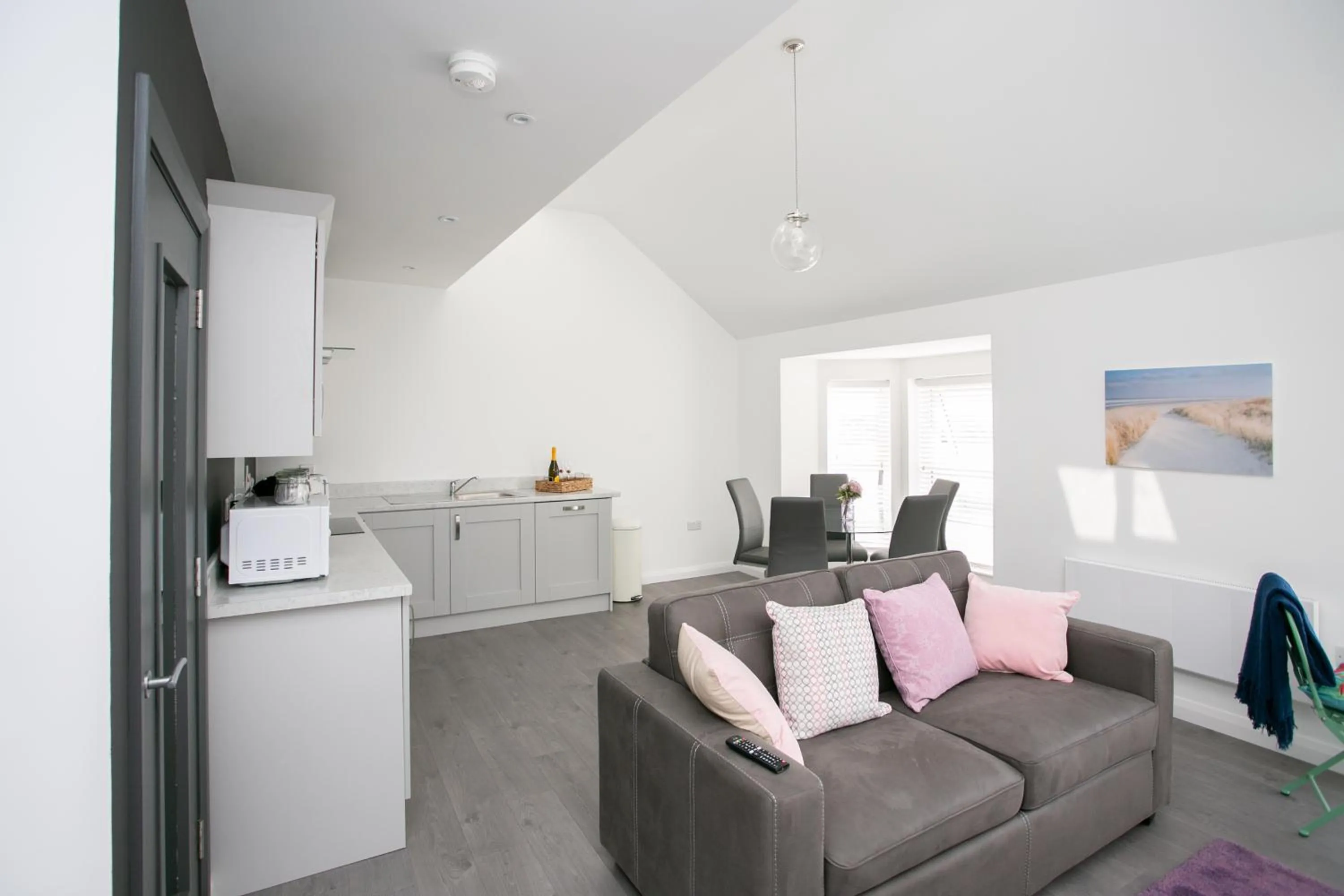 Living room in 107 Eglinton Street