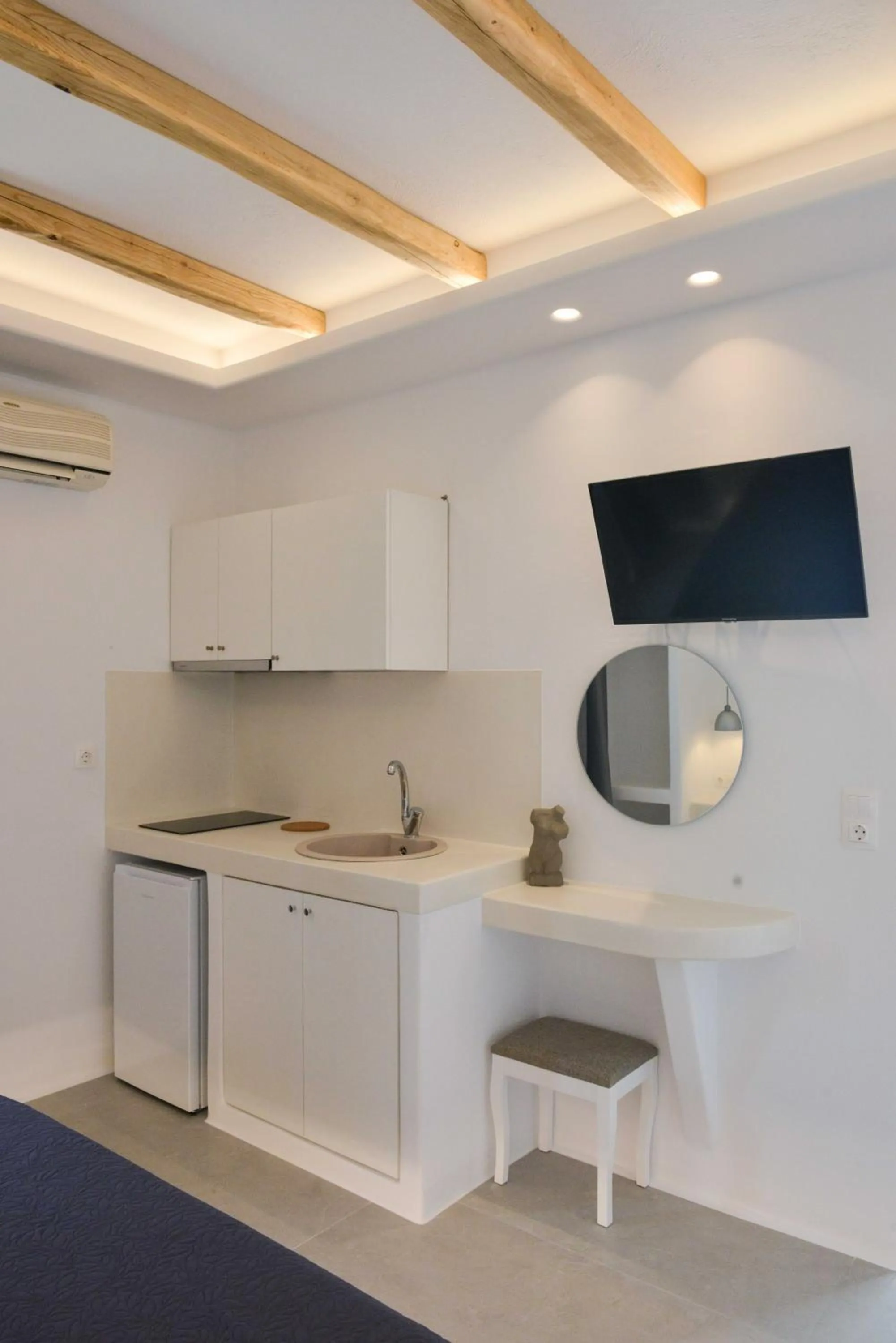 Kitchen or kitchenette in Dedalos Studios Naxos