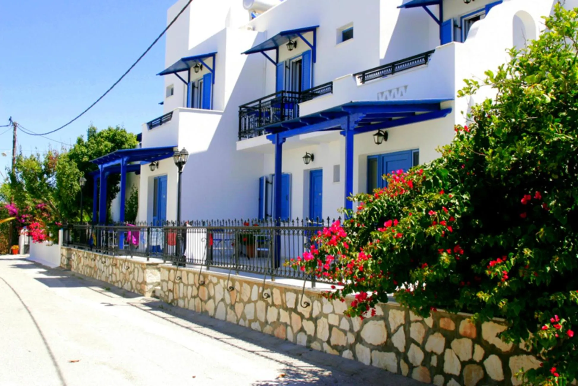 Facade/entrance in Dedalos Studios Naxos