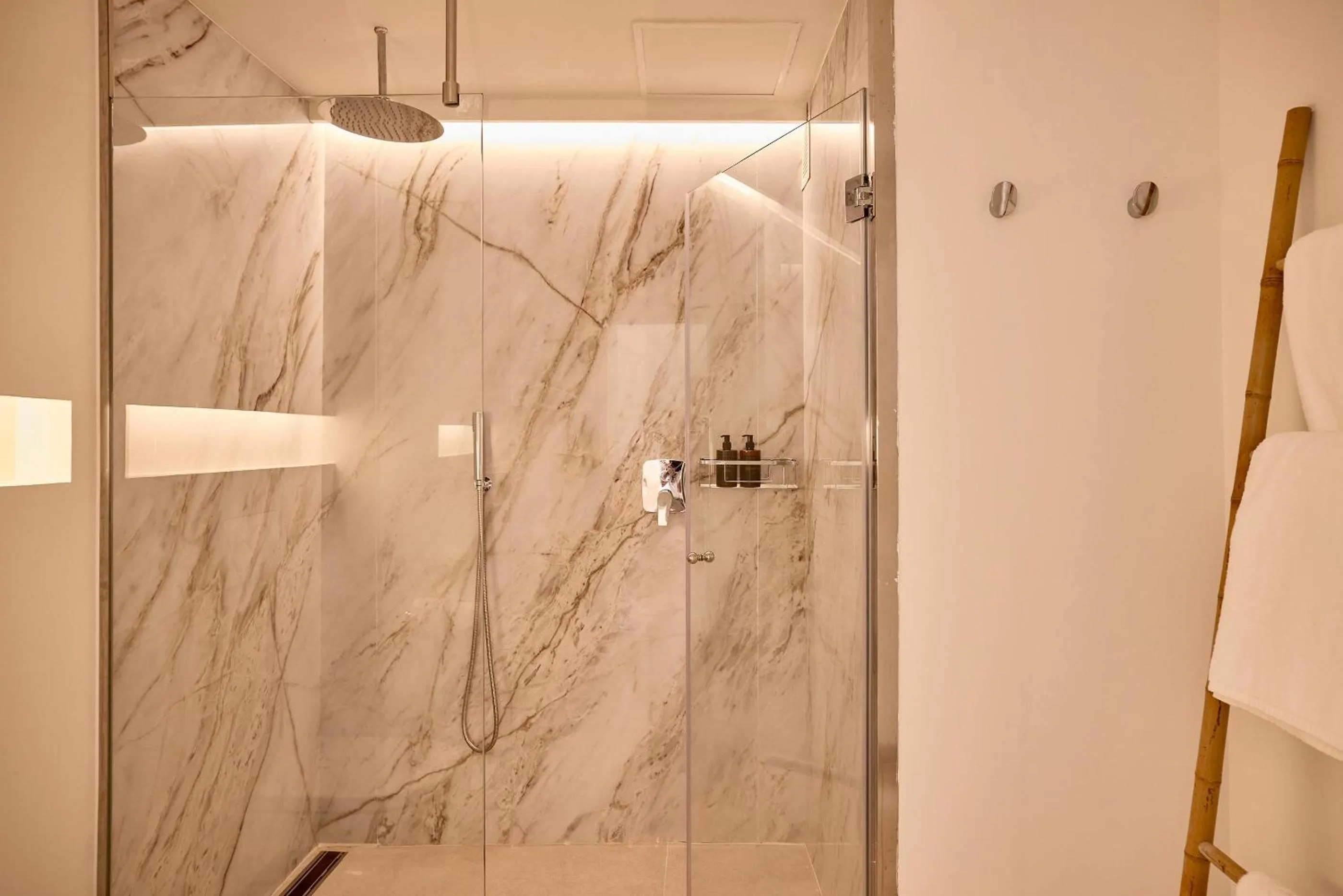 Bathroom in Zafiro Alzinar Mar Adults Only - Refurbished 2025