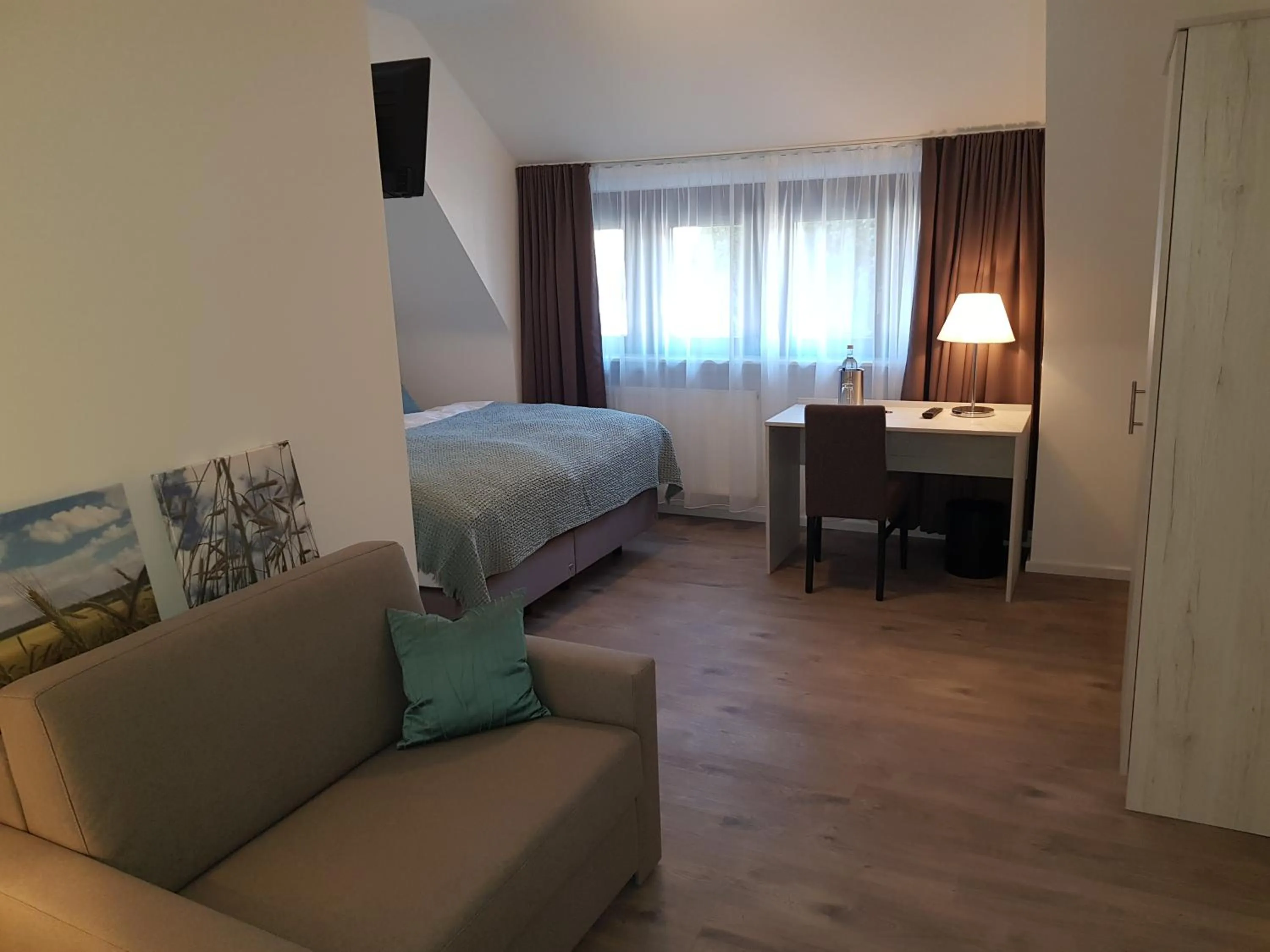 Photo of the whole room, Bed in Oberwaldhaus