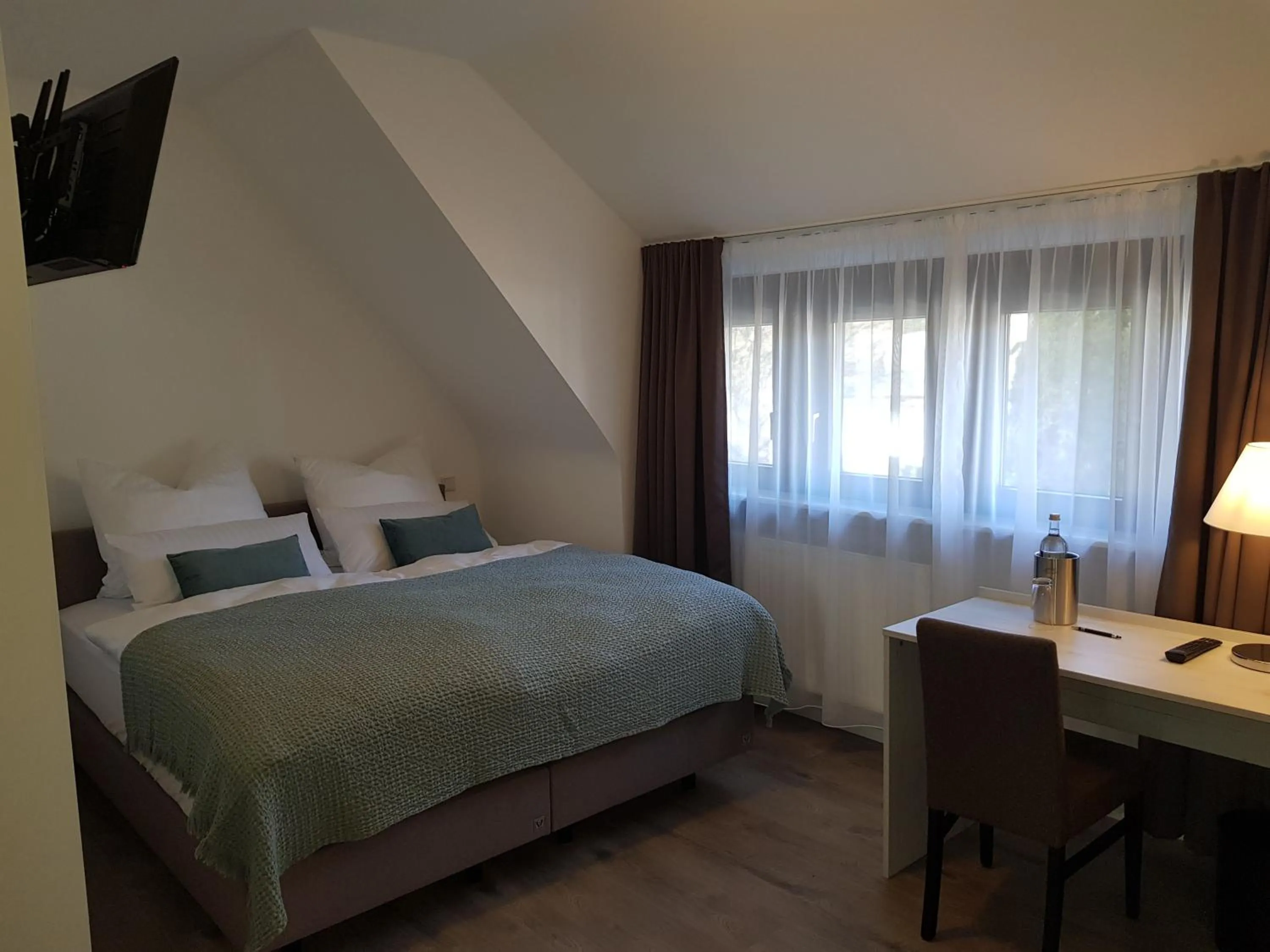 Photo of the whole room, Bed in Oberwaldhaus