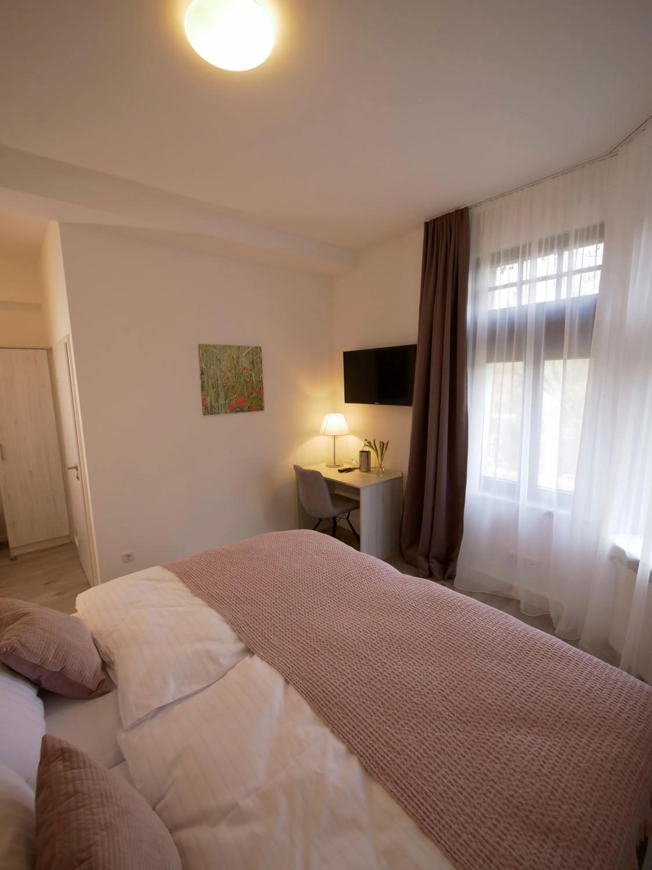 Photo of the whole room, Bed in Oberwaldhaus