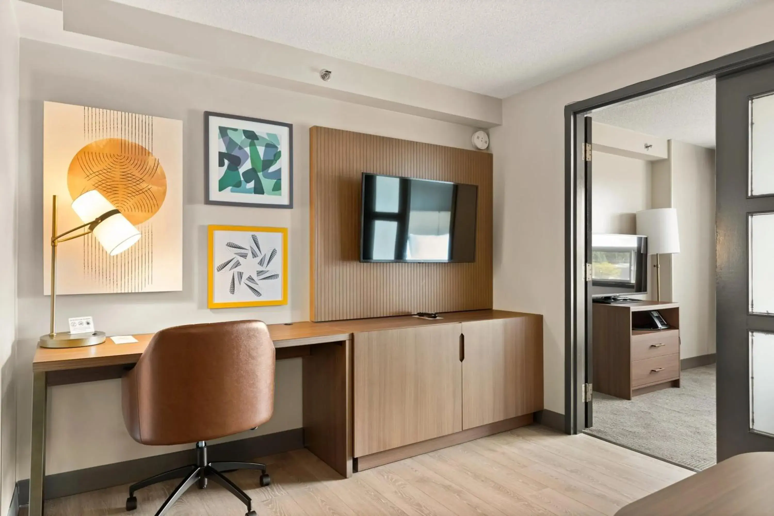 King Suite with Sofa Bed and Minifridge in Holiday Inn Hotel & Suites London by IHG King Suite with Sofa Bed and Minifridge in Holiday Inn Hotel & Suites London by IHG